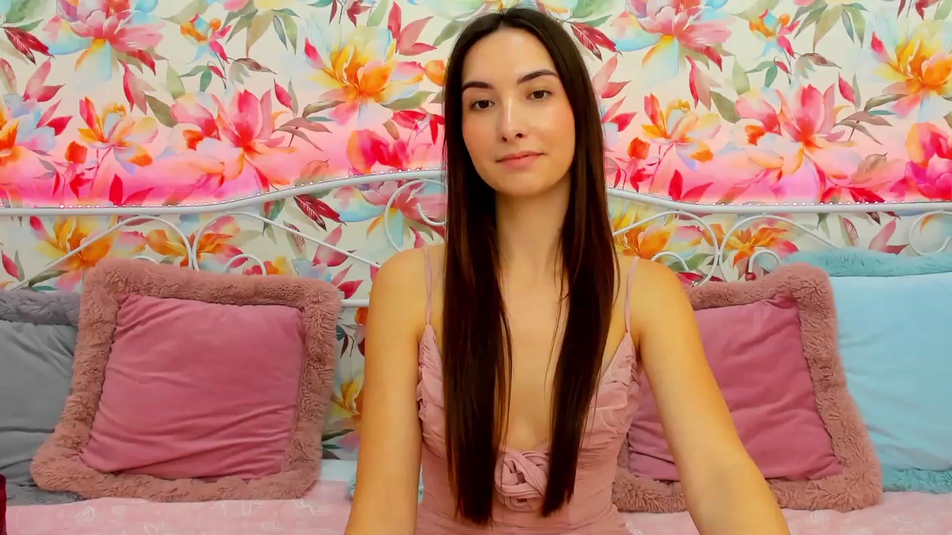 Gallery image thumbnail from KeliRose's myfreecams stream on, 12/25/2023, 20:02 image 4 of 20