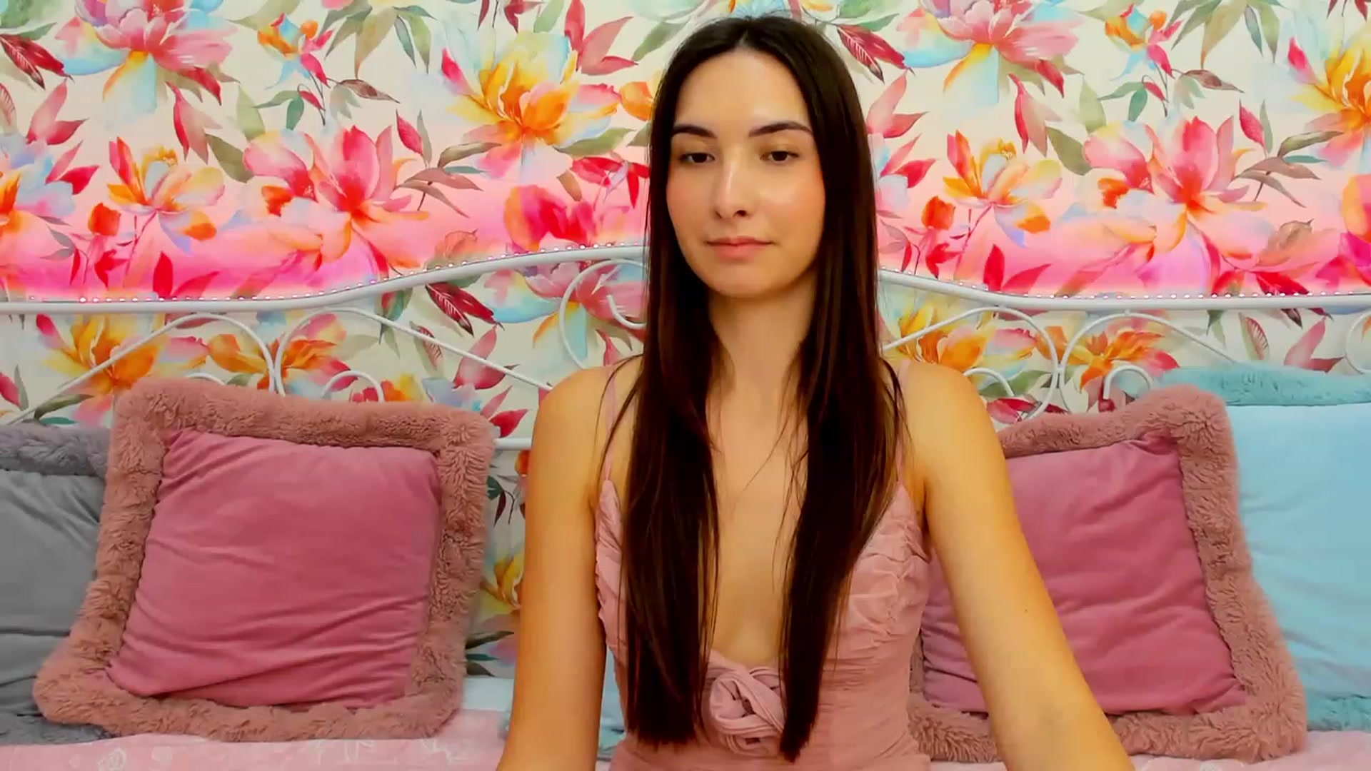 Gallery image thumbnail from KeliRose's myfreecams stream on, 12/25/2023, 20:02 image 14 of 20