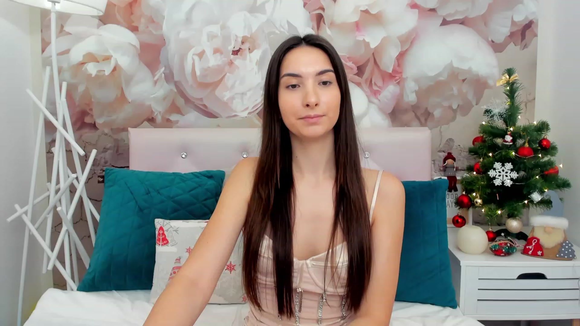Gallery image thumbnail from KeliRose's myfreecams stream on, 12/27/2023, 09:55 image 15 of 20