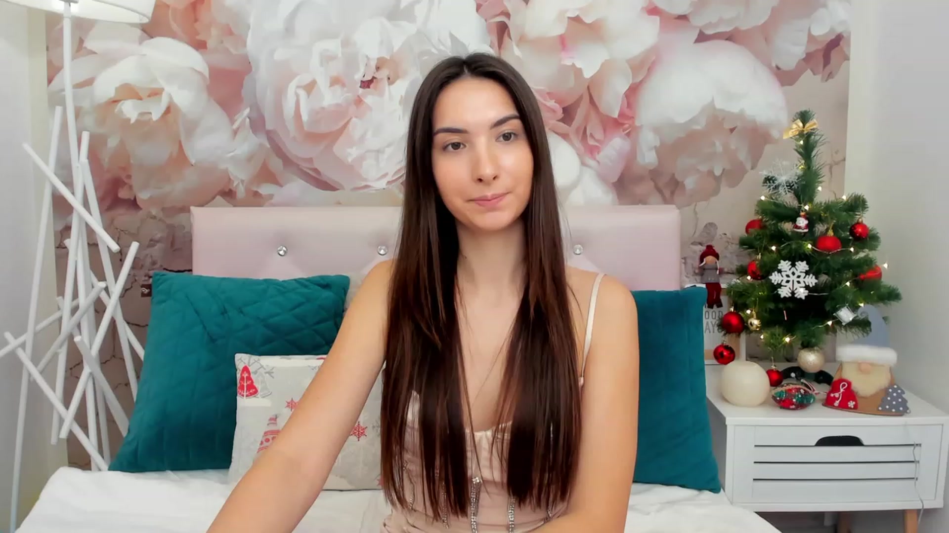 Gallery image thumbnail from KeliRose's myfreecams stream on, 12/27/2023, 09:55 image 3 of 20