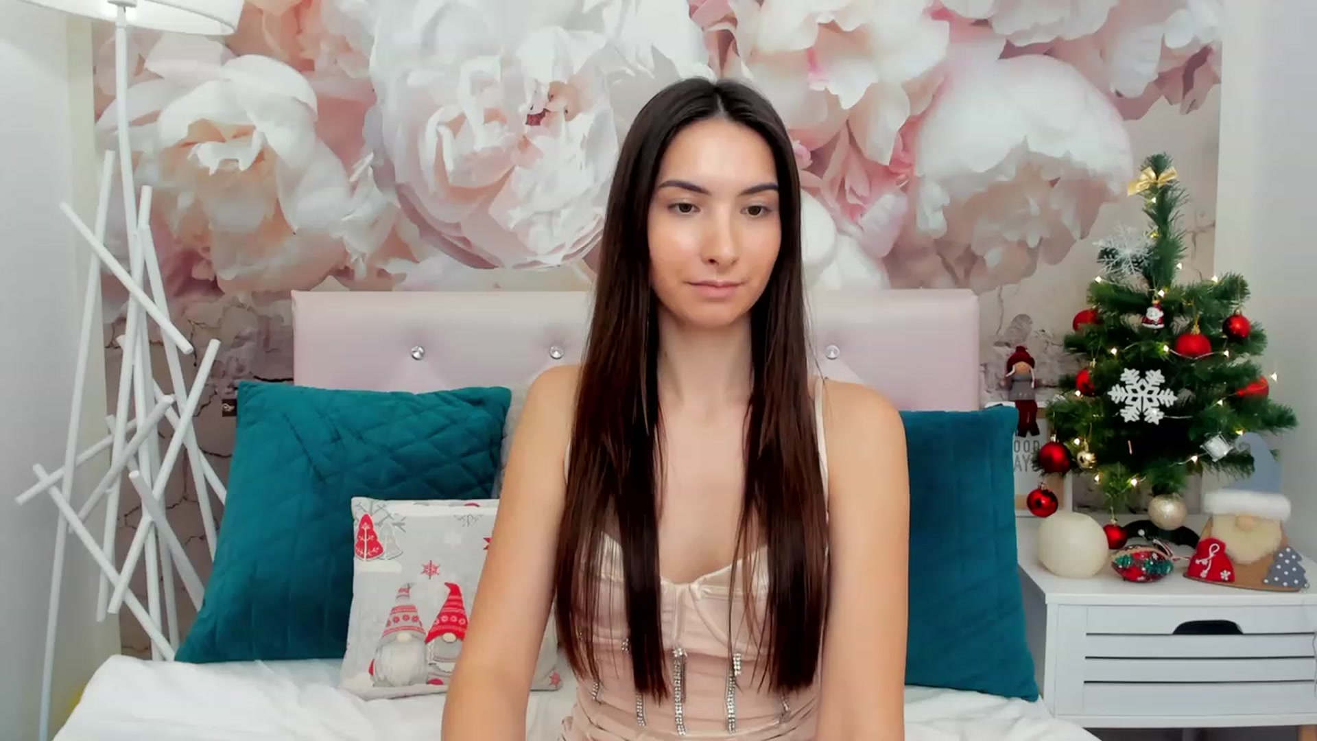 Gallery image thumbnail from KeliRose's myfreecams stream on, 12/27/2023, 09:55 image 16 of 20