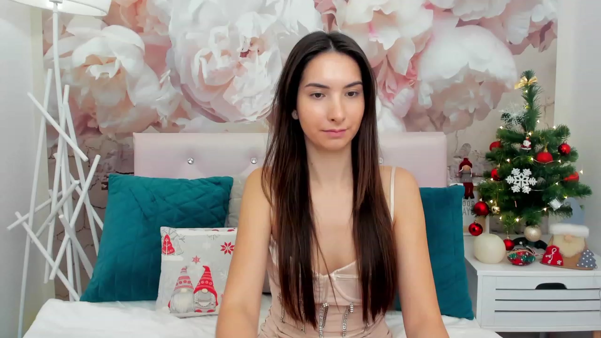 Gallery image thumbnail from KeliRose's myfreecams stream on, 12/27/2023, 09:55 image 6 of 20