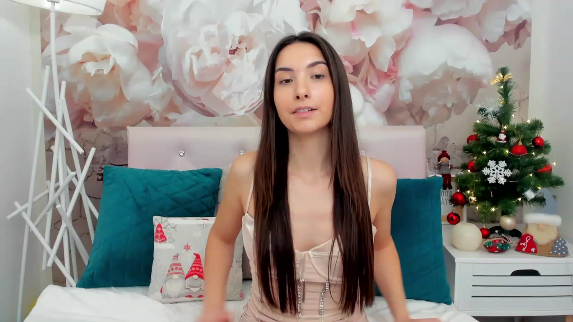 Gallery image thumbnail from KeliRose's myfreecams stream on, 12/27/2023, 09:55 image 12 of 20