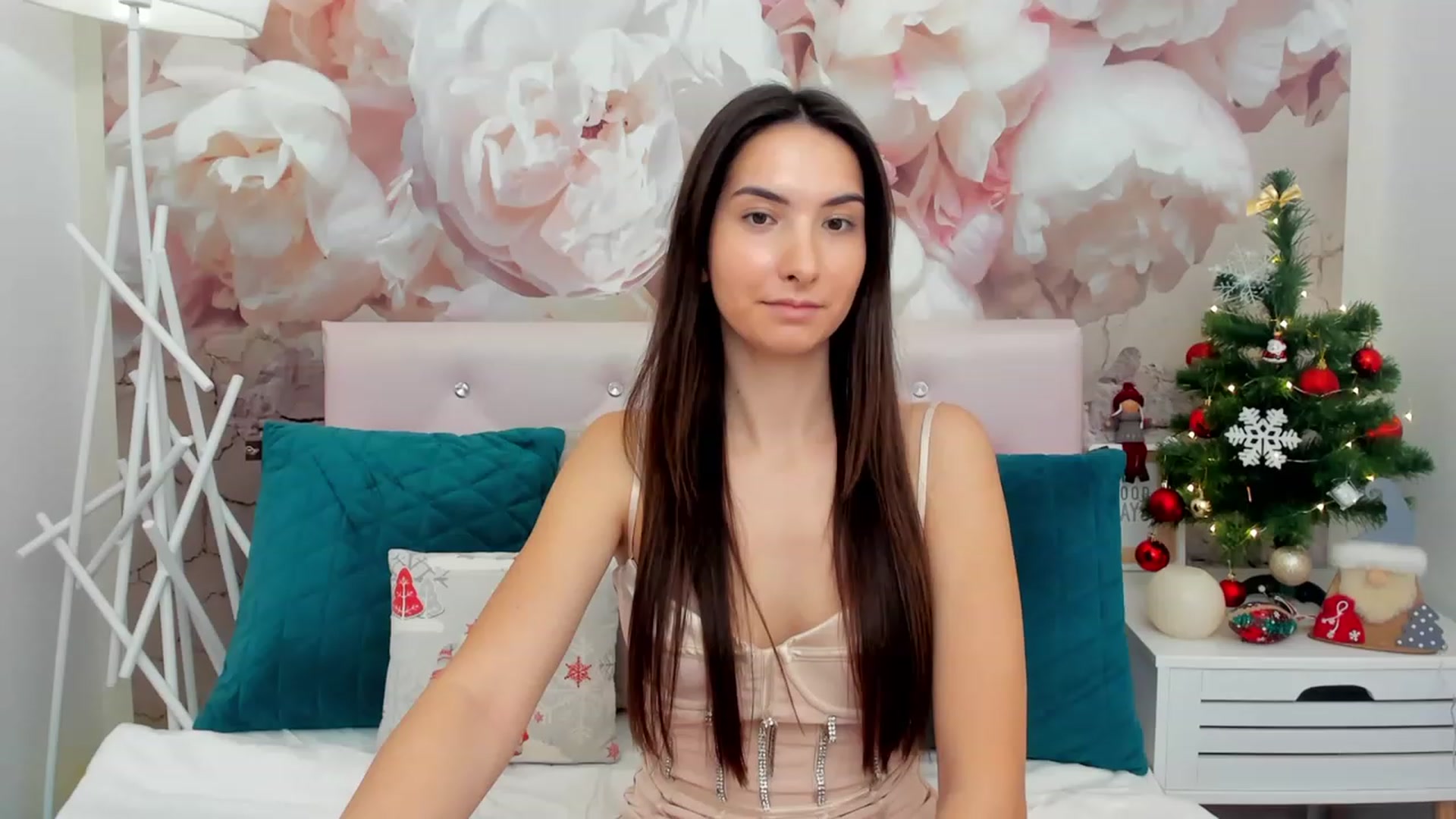 Gallery image thumbnail from KeliRose's myfreecams stream on, 12/27/2023, 09:55 image 7 of 20