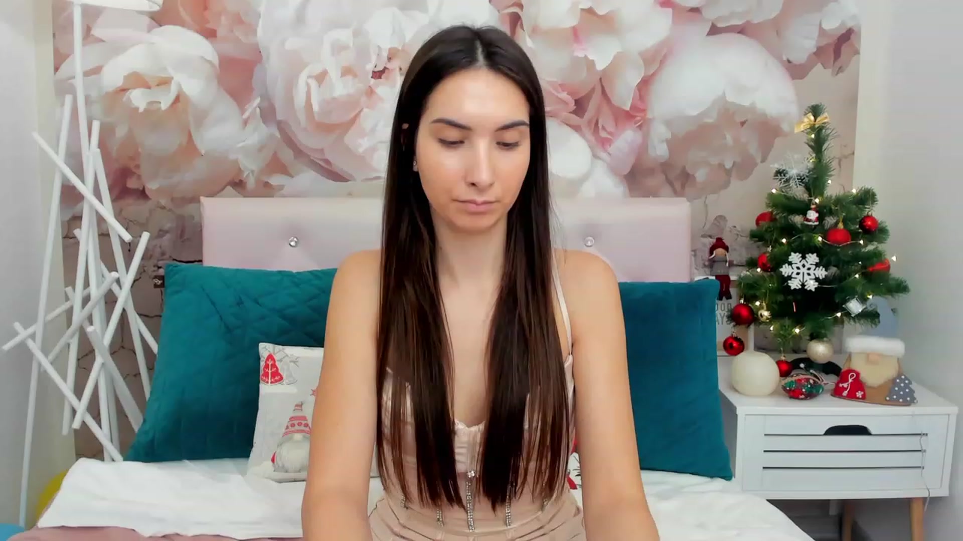 Gallery image thumbnail from KeliRose's myfreecams stream on, 12/27/2023, 11:26 image 12 of 20