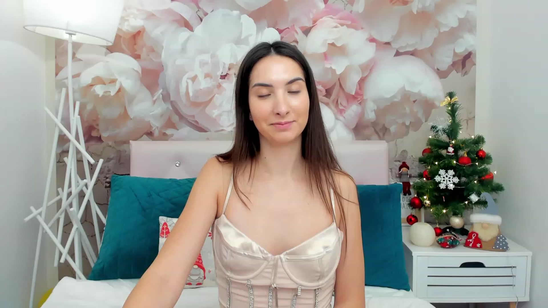 Gallery image thumbnail from KeliRose's myfreecams stream on, 12/27/2023, 12:54 image 14 of 20