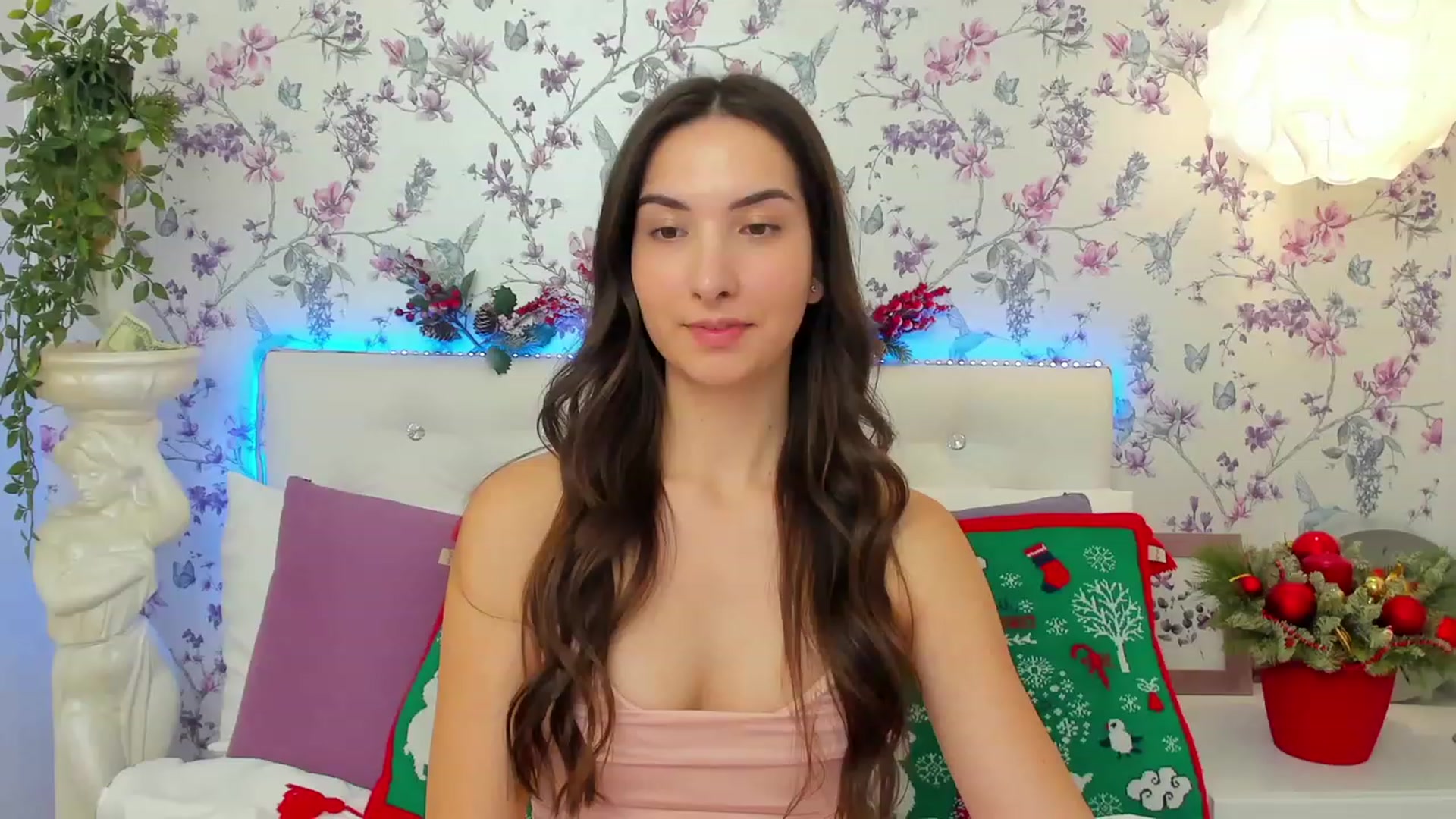 Gallery image thumbnail from KeliRose's myfreecams stream on, 12/28/2023, 10:29 image 19 of 20