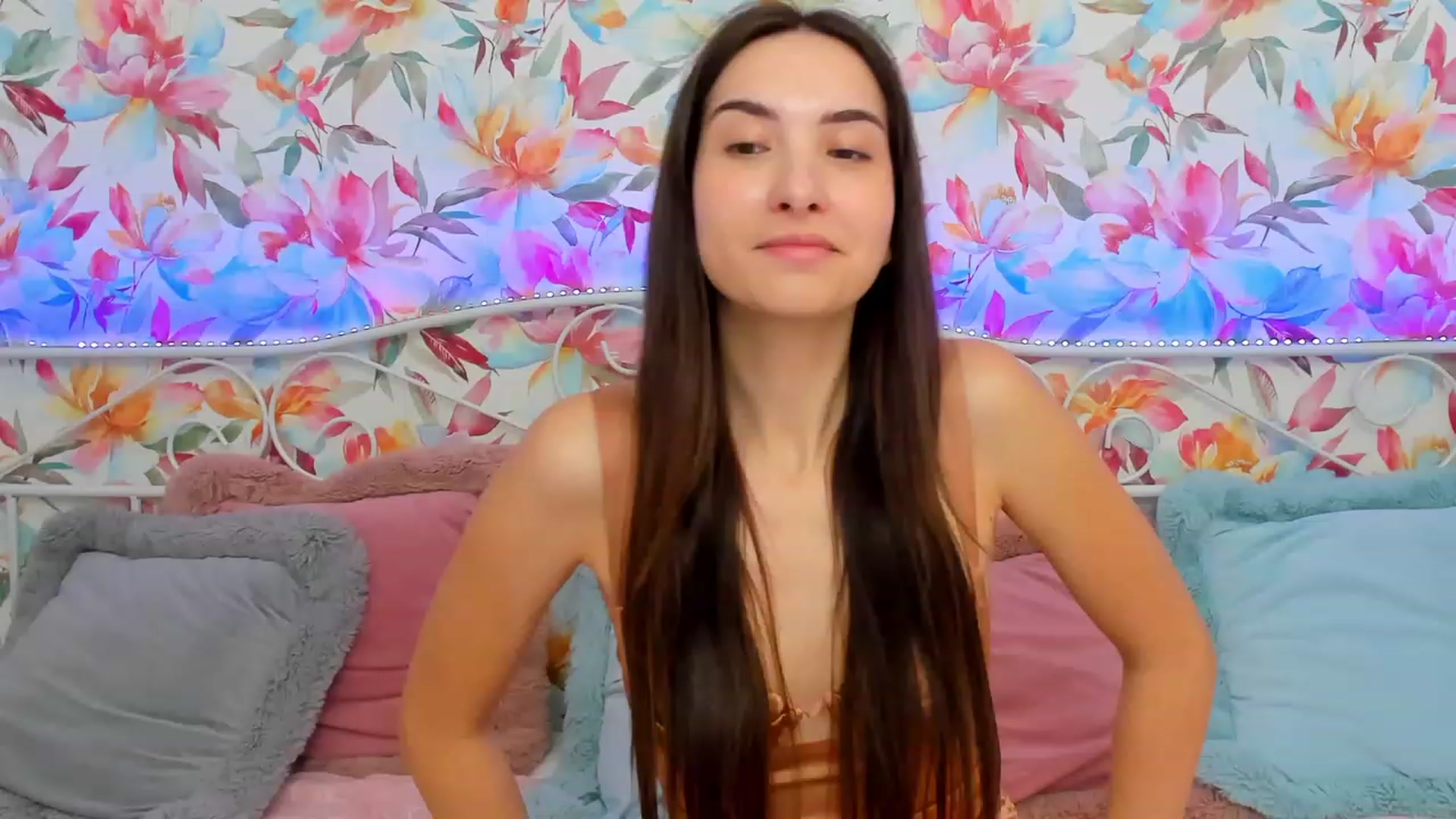 Gallery image thumbnail from KeliRose's myfreecams stream on, 12/29/2023, 10:06 image 18 of 20
