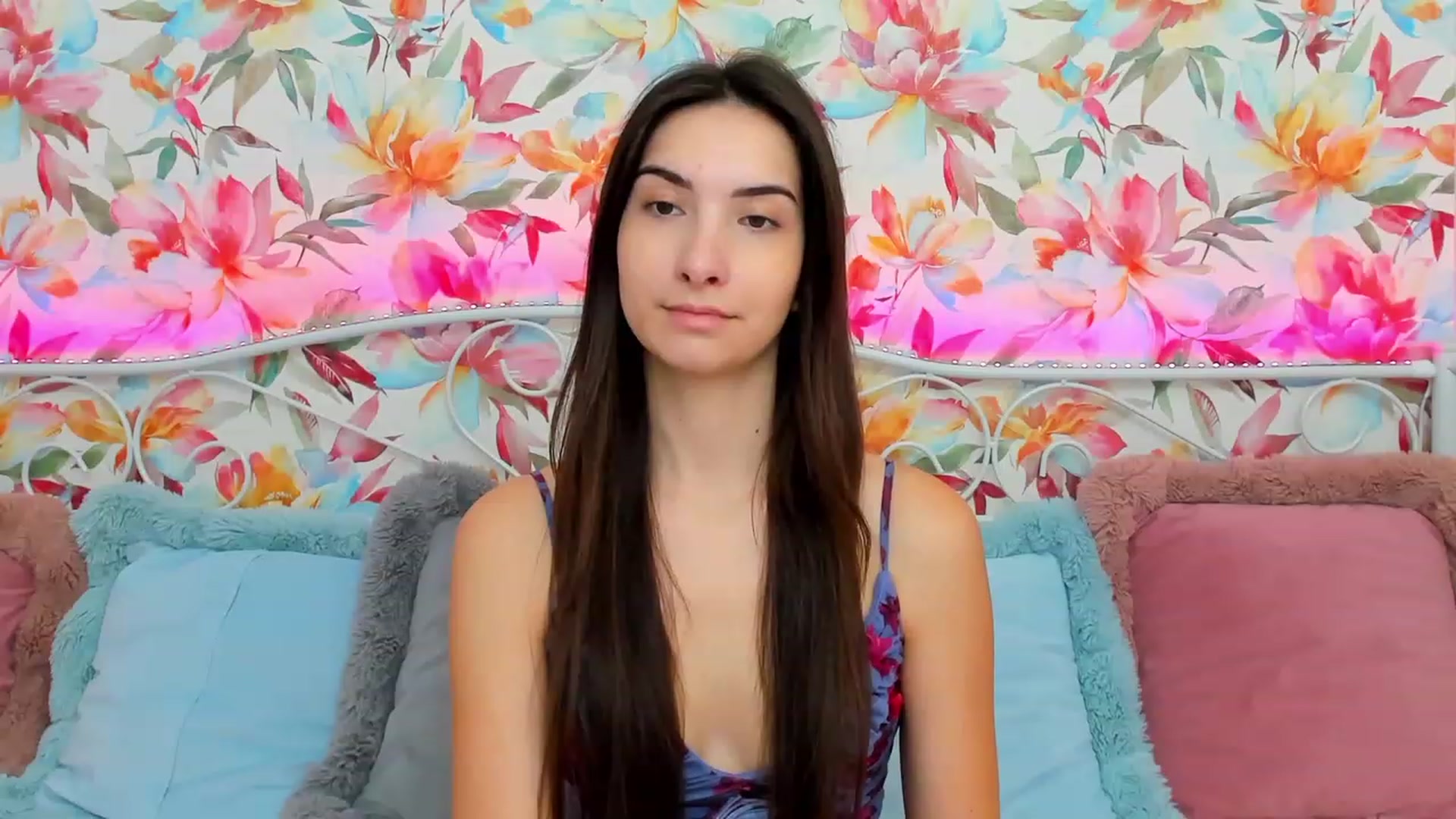 Gallery image thumbnail from KeliRose's myfreecams stream on, 01/06/2024, 13:41 image 7 of 20