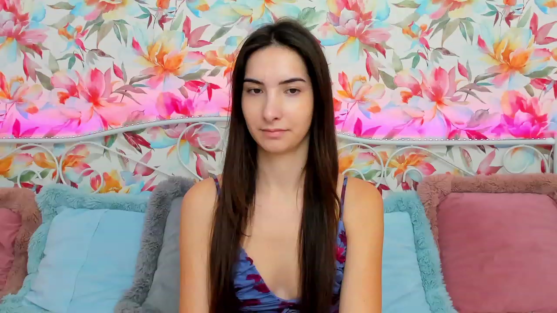 Gallery image thumbnail from KeliRose's myfreecams stream on, 01/06/2024, 13:41 image 2 of 20