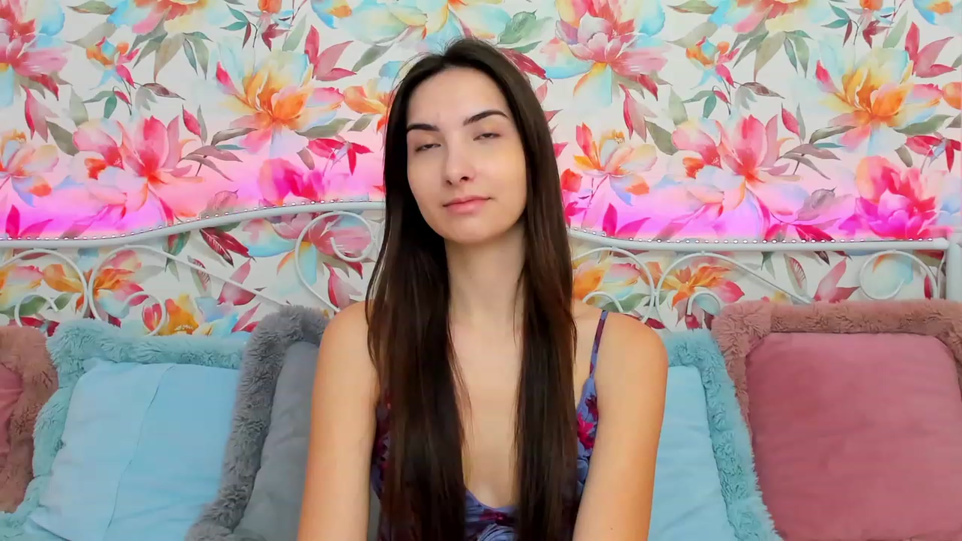 Gallery image thumbnail from KeliRose's myfreecams stream on, 01/06/2024, 13:41 image 4 of 20
