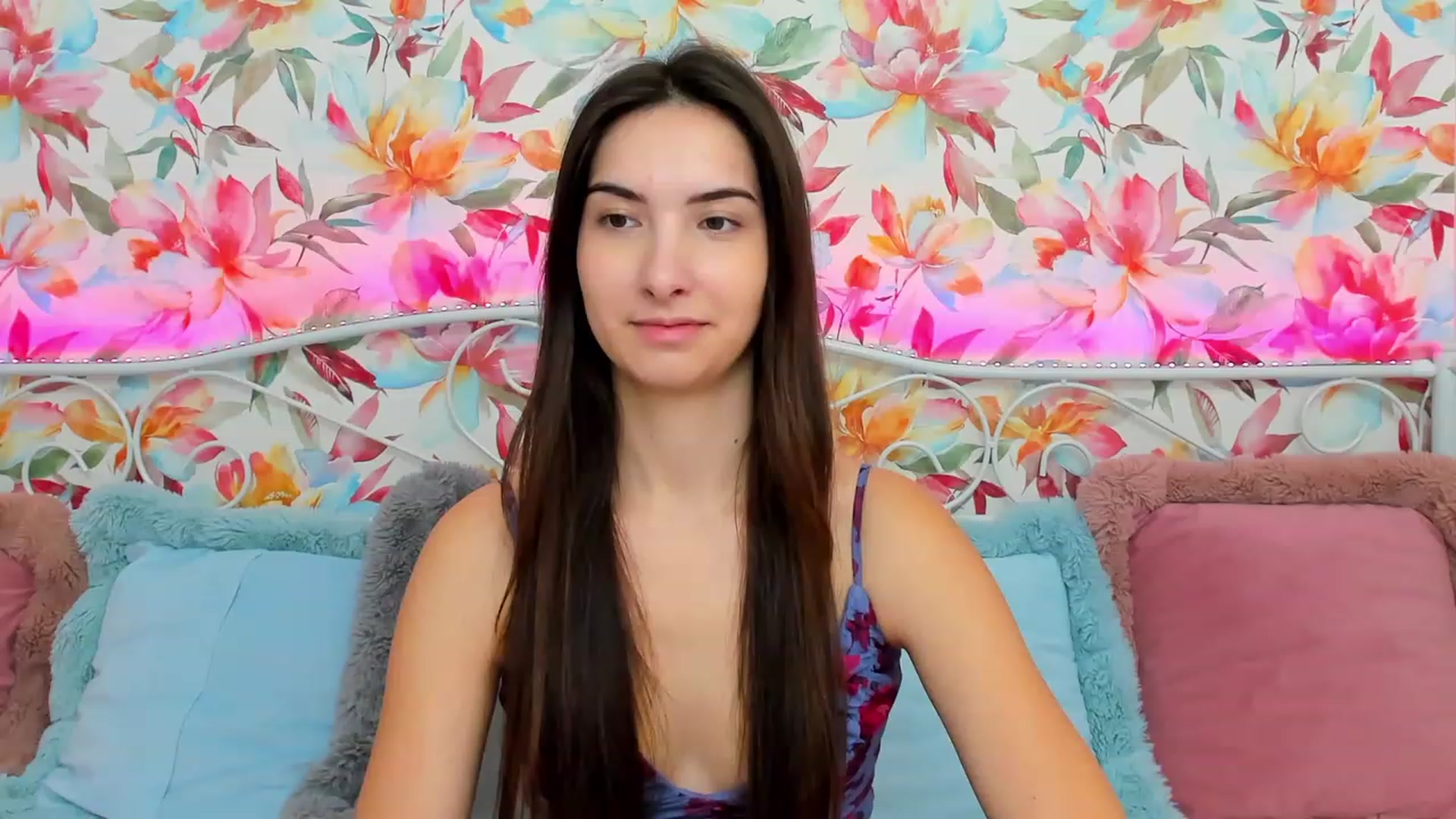 Gallery image thumbnail from KeliRose's myfreecams stream on, 01/06/2024, 13:41 image 13 of 20