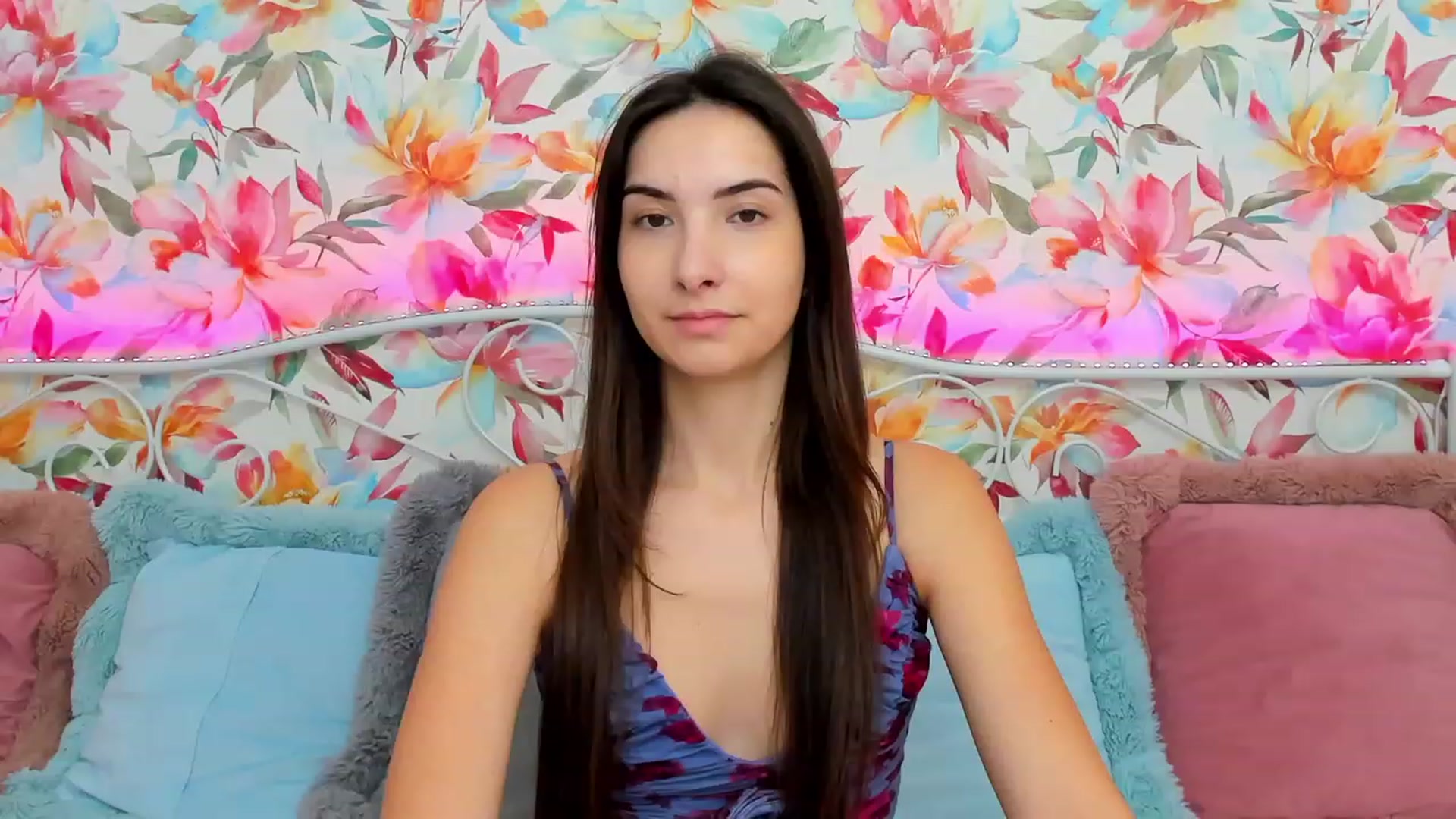 Gallery image thumbnail from KeliRose's myfreecams stream on, 01/06/2024, 13:41 image 1 of 20