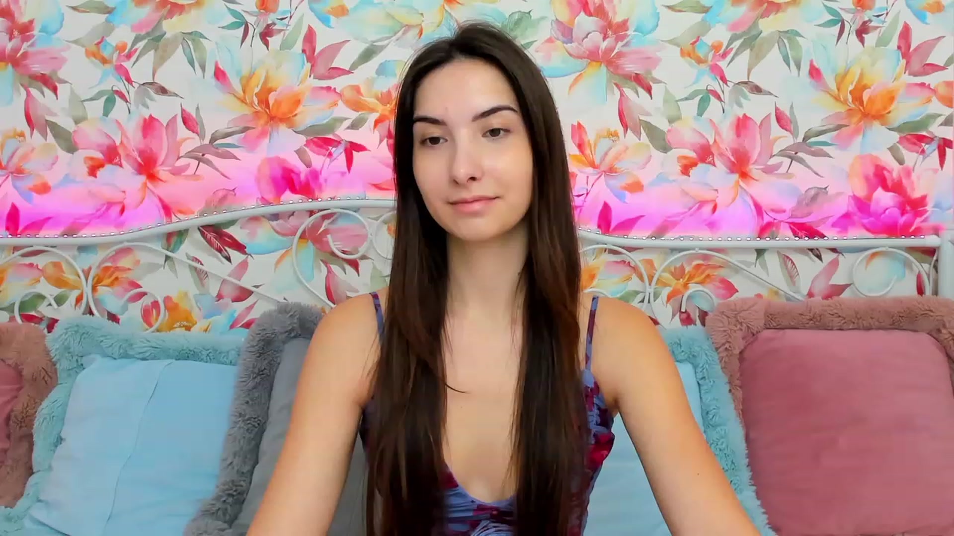 Gallery image thumbnail from KeliRose's myfreecams stream on, 01/06/2024, 13:41 image 19 of 20