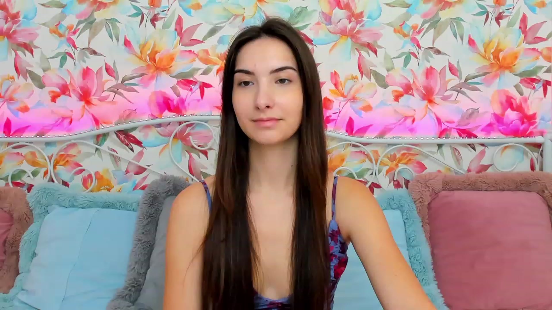 Gallery image thumbnail from KeliRose's myfreecams stream on, 01/06/2024, 13:41 image 14 of 20