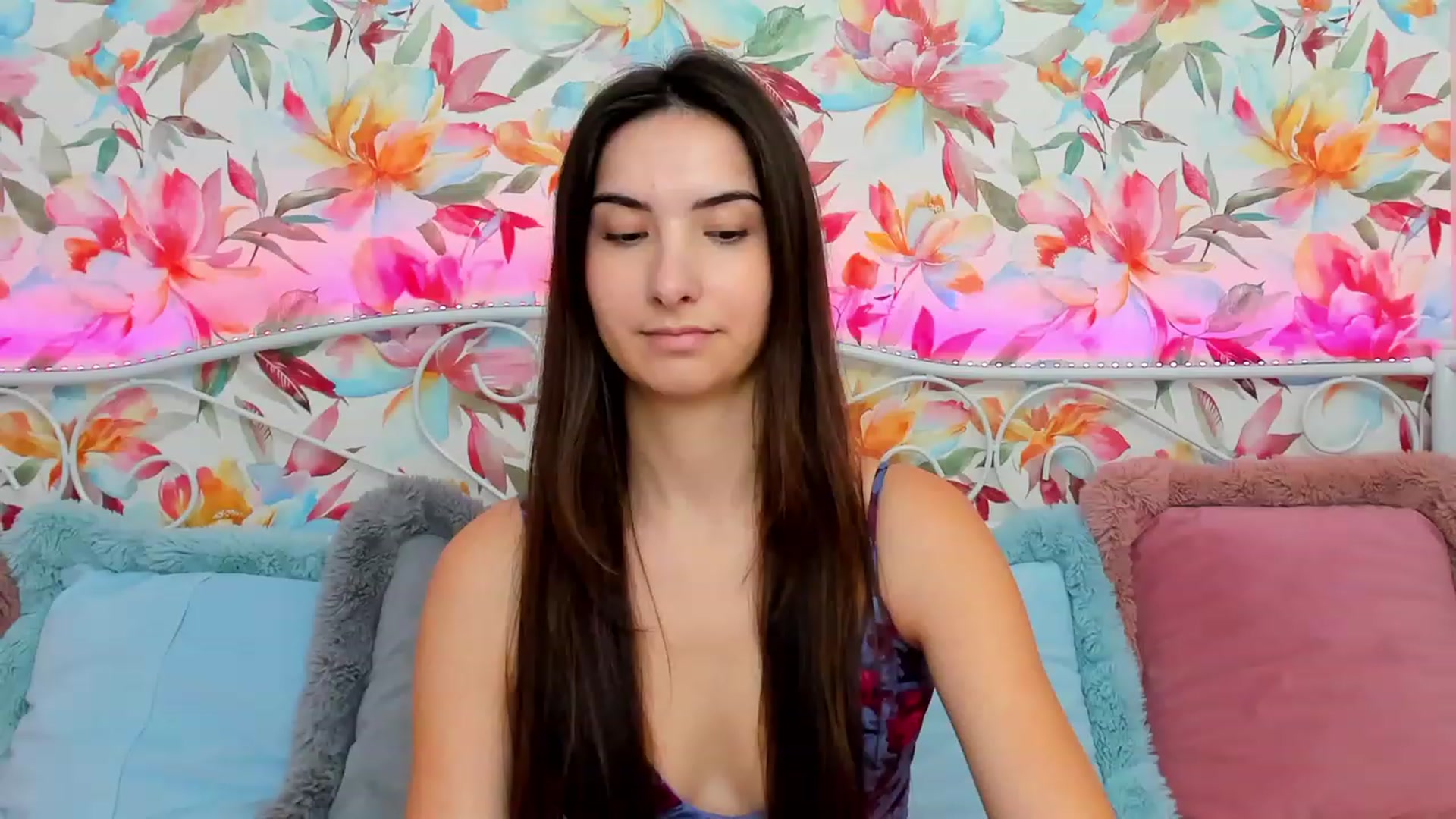 Gallery image thumbnail from KeliRose's myfreecams stream on, 01/06/2024, 14:44 image 18 of 20