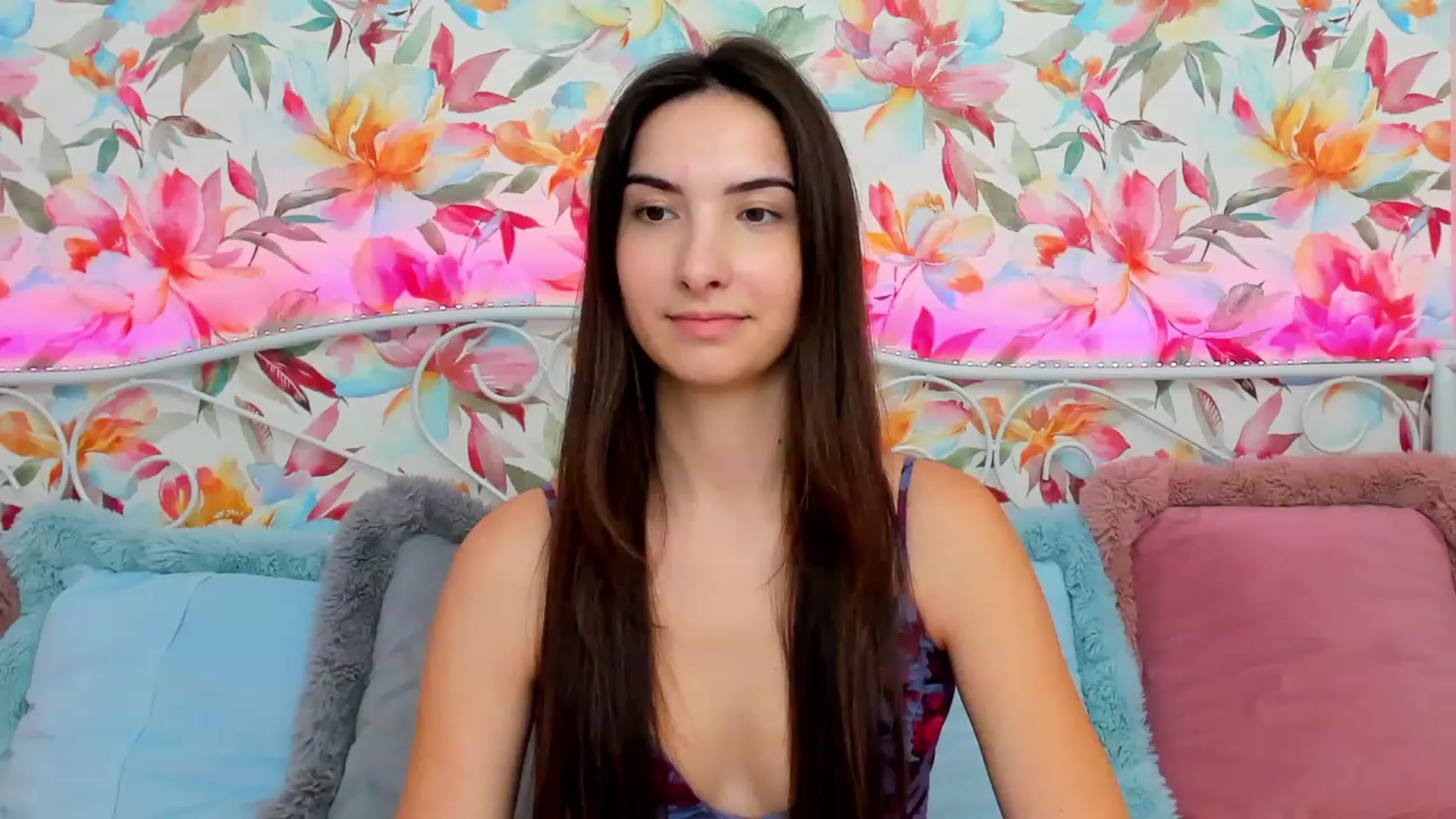 Gallery image thumbnail from KeliRose's myfreecams stream on, 01/06/2024, 14:44 image 8 of 20