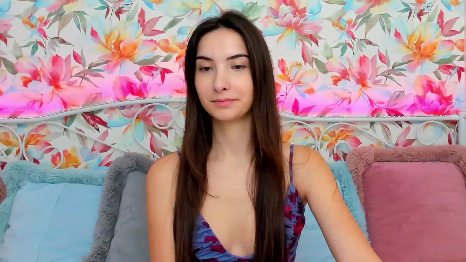 Gallery image thumbnail from KeliRose's myfreecams stream on, 01/06/2024, 14:44 image 2 of 20