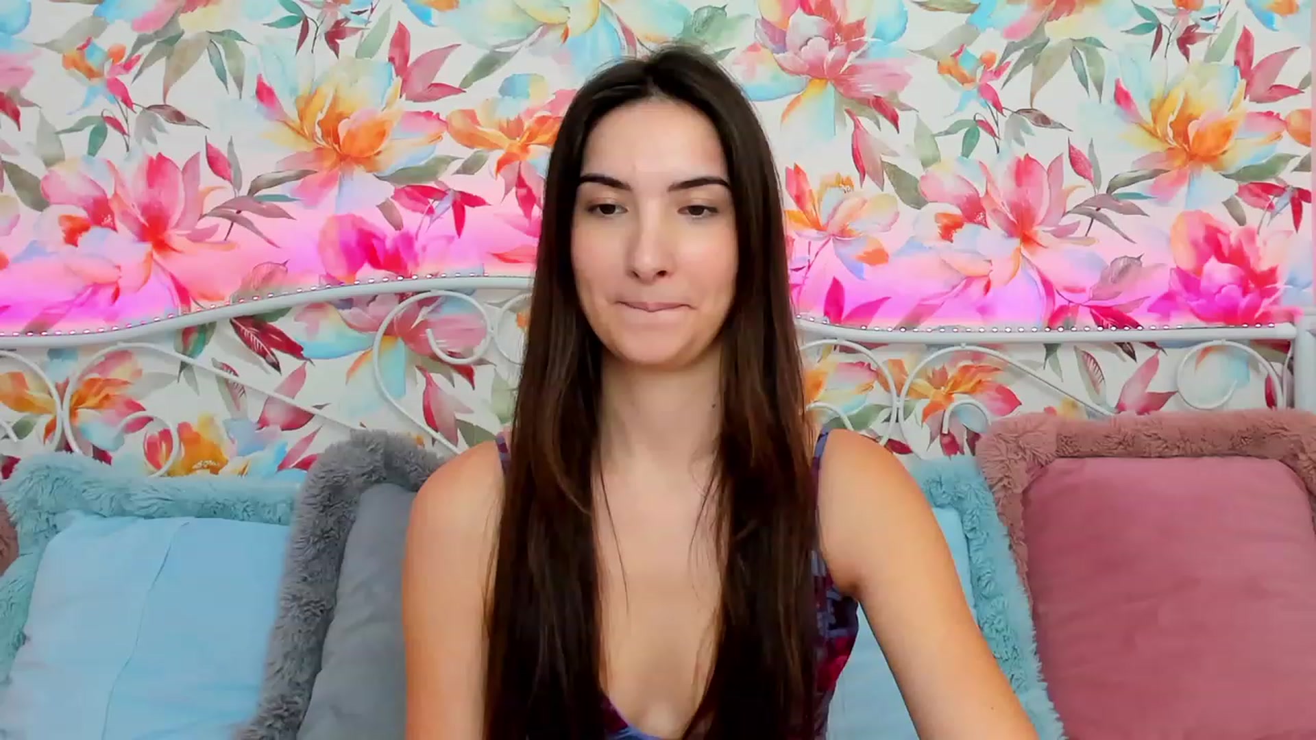 Gallery image thumbnail from KeliRose's myfreecams stream on, 01/06/2024, 14:44 image 19 of 20