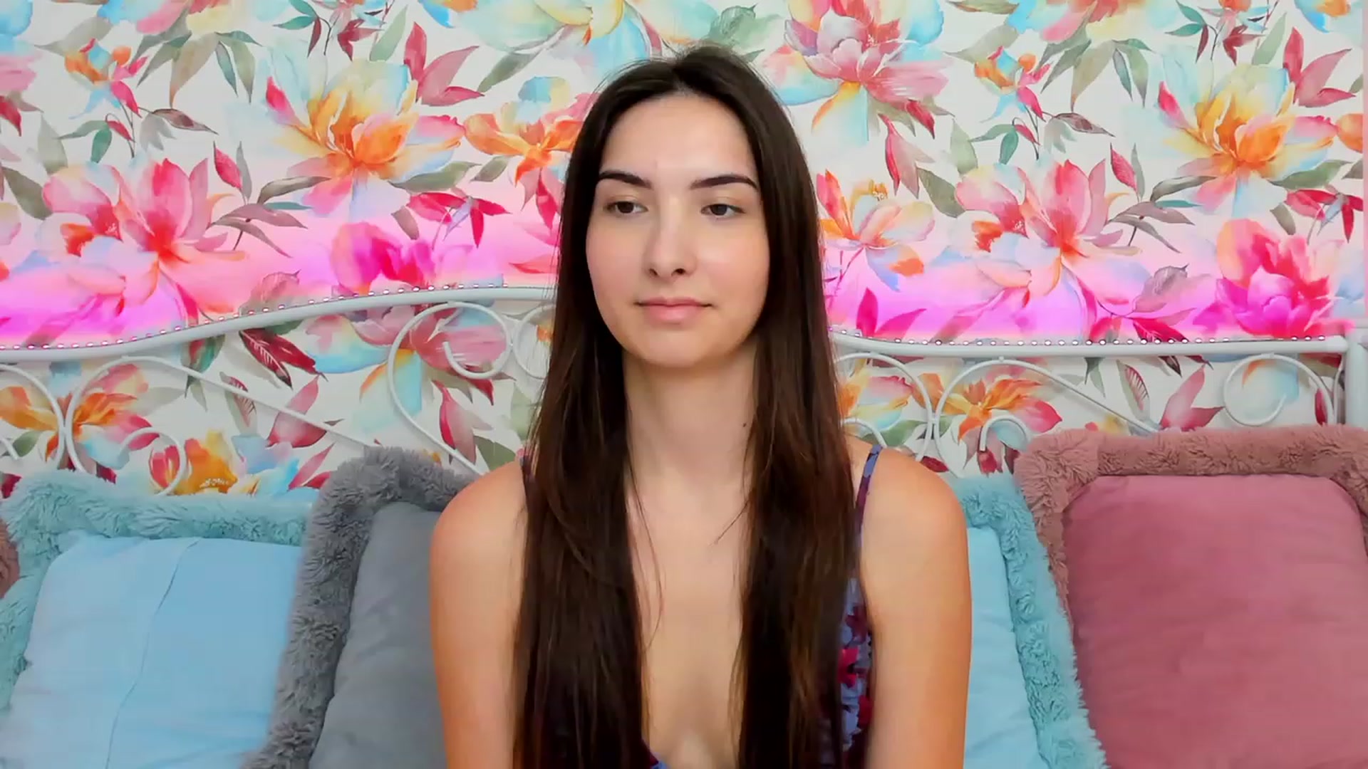 Gallery image thumbnail from KeliRose's myfreecams stream on, 01/06/2024, 14:44 image 13 of 20
