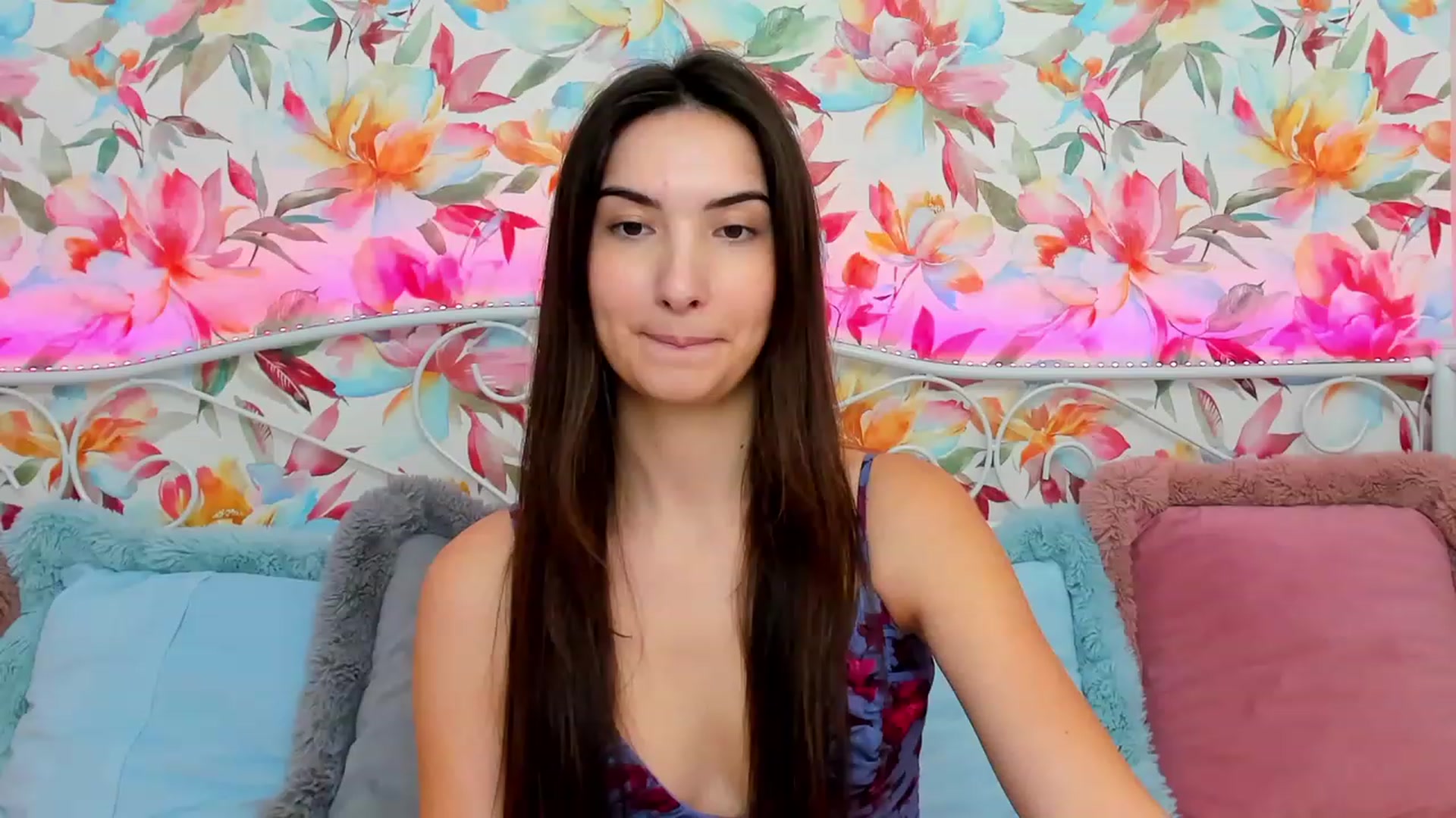 Gallery image thumbnail from KeliRose's myfreecams stream on, 01/06/2024, 14:44 image 12 of 20