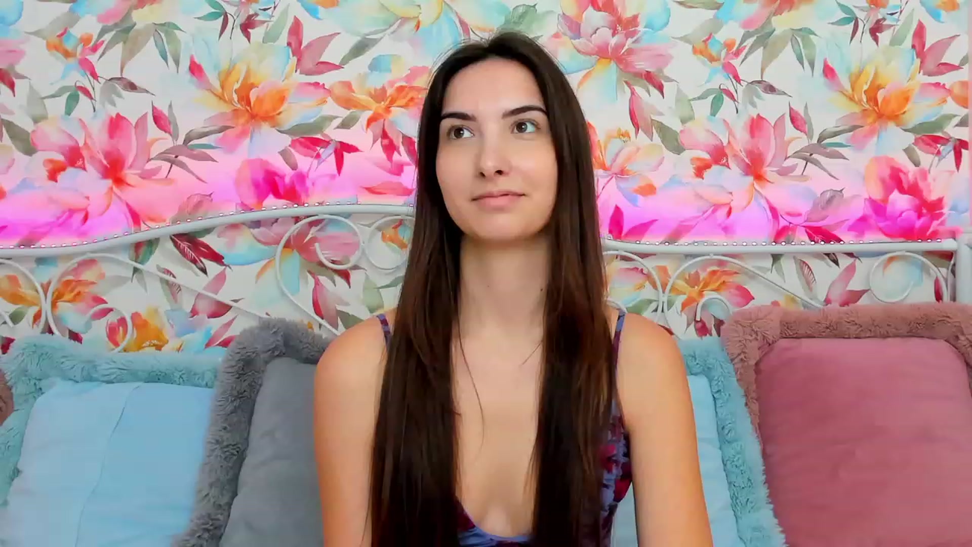 Gallery image thumbnail from KeliRose's myfreecams stream on, 01/06/2024, 14:44 image 15 of 20