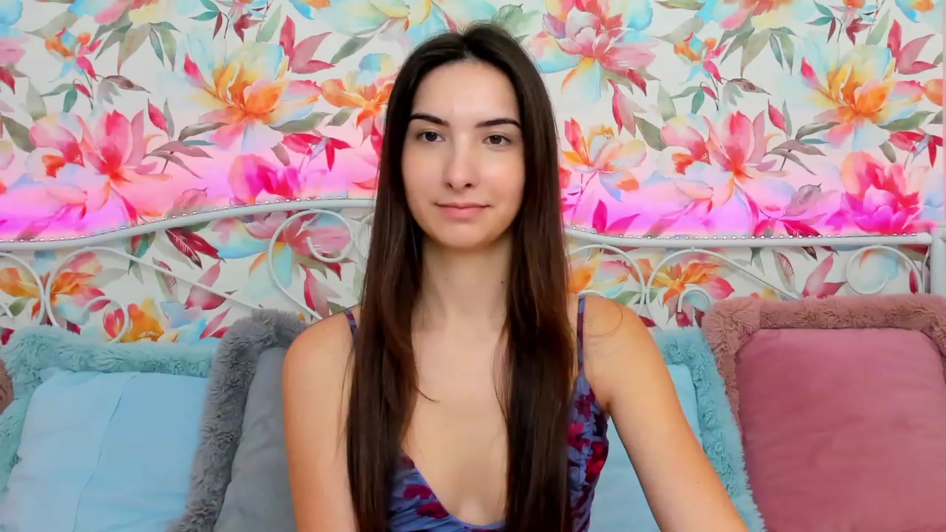 Gallery image thumbnail from KeliRose's myfreecams stream on, 01/06/2024, 14:44 image 3 of 20