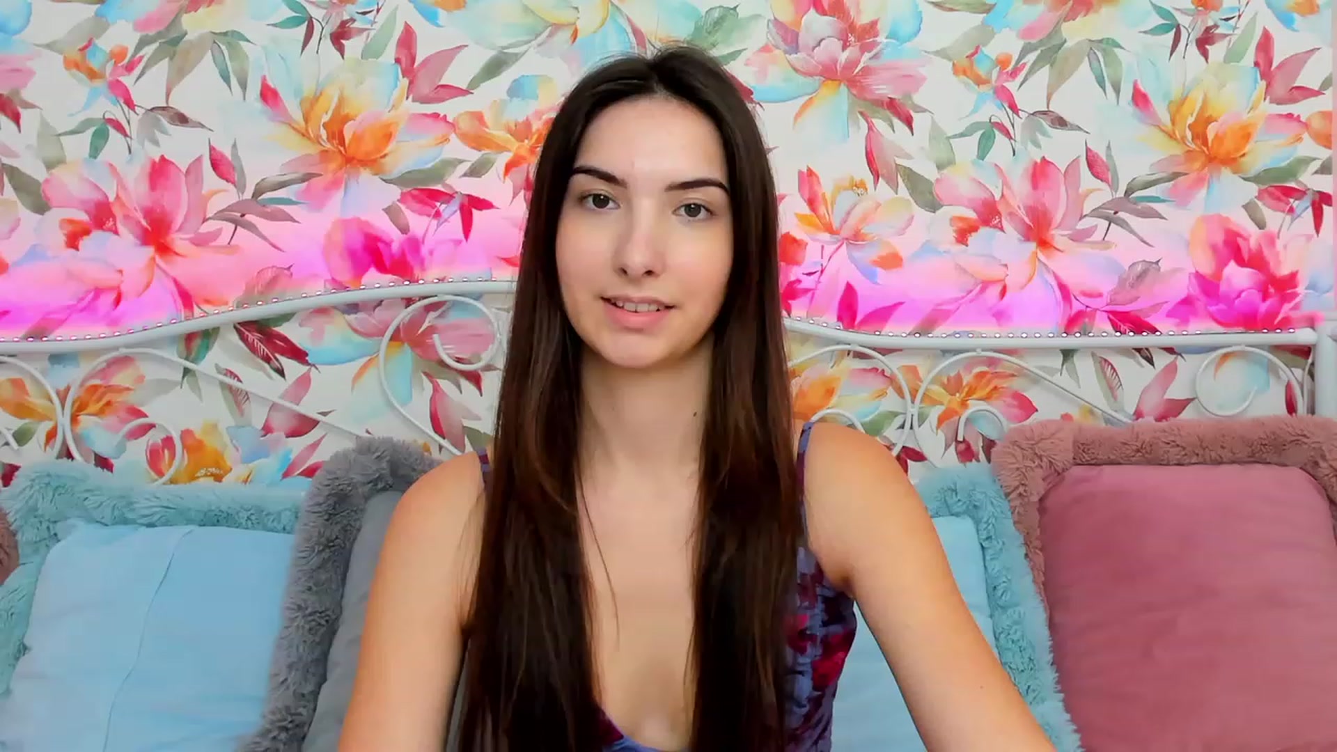 Gallery image thumbnail from KeliRose's myfreecams stream on, 01/06/2024, 14:44 image 16 of 20