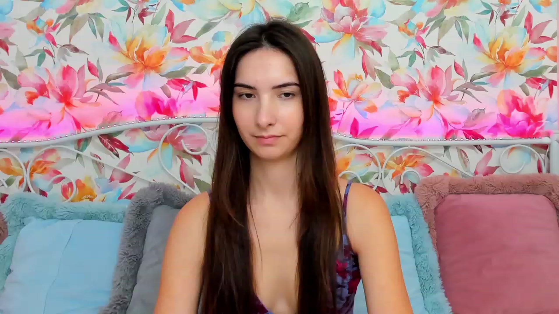 Gallery image thumbnail from KeliRose's myfreecams stream on, 01/06/2024, 14:44 image 17 of 20