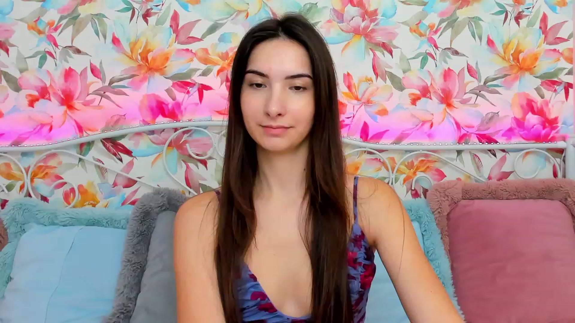 Gallery image thumbnail from KeliRose's myfreecams stream on, 01/06/2024, 14:44 image 1 of 20