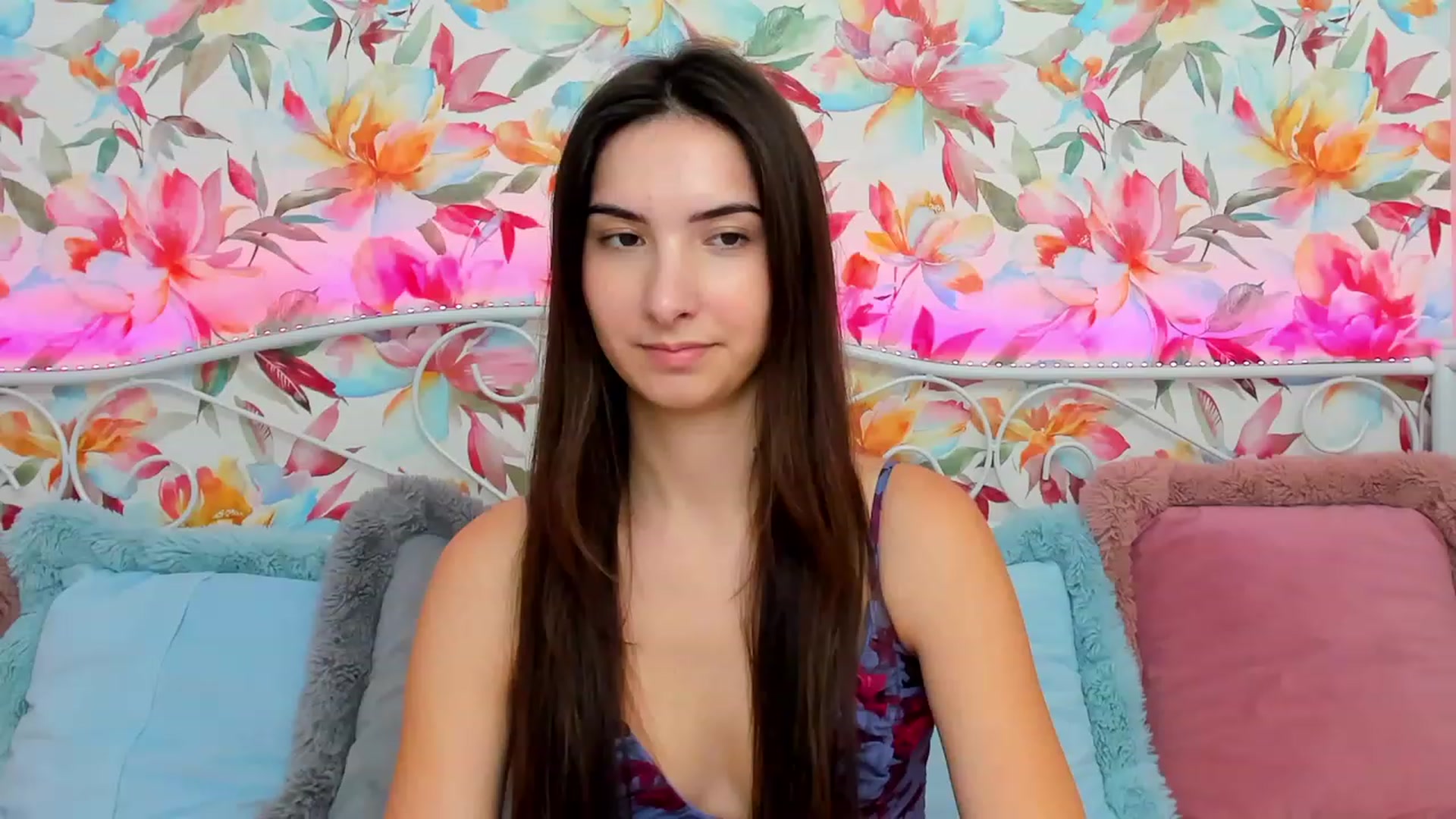 Gallery image thumbnail from KeliRose's myfreecams stream on, 01/06/2024, 14:44 image 9 of 20