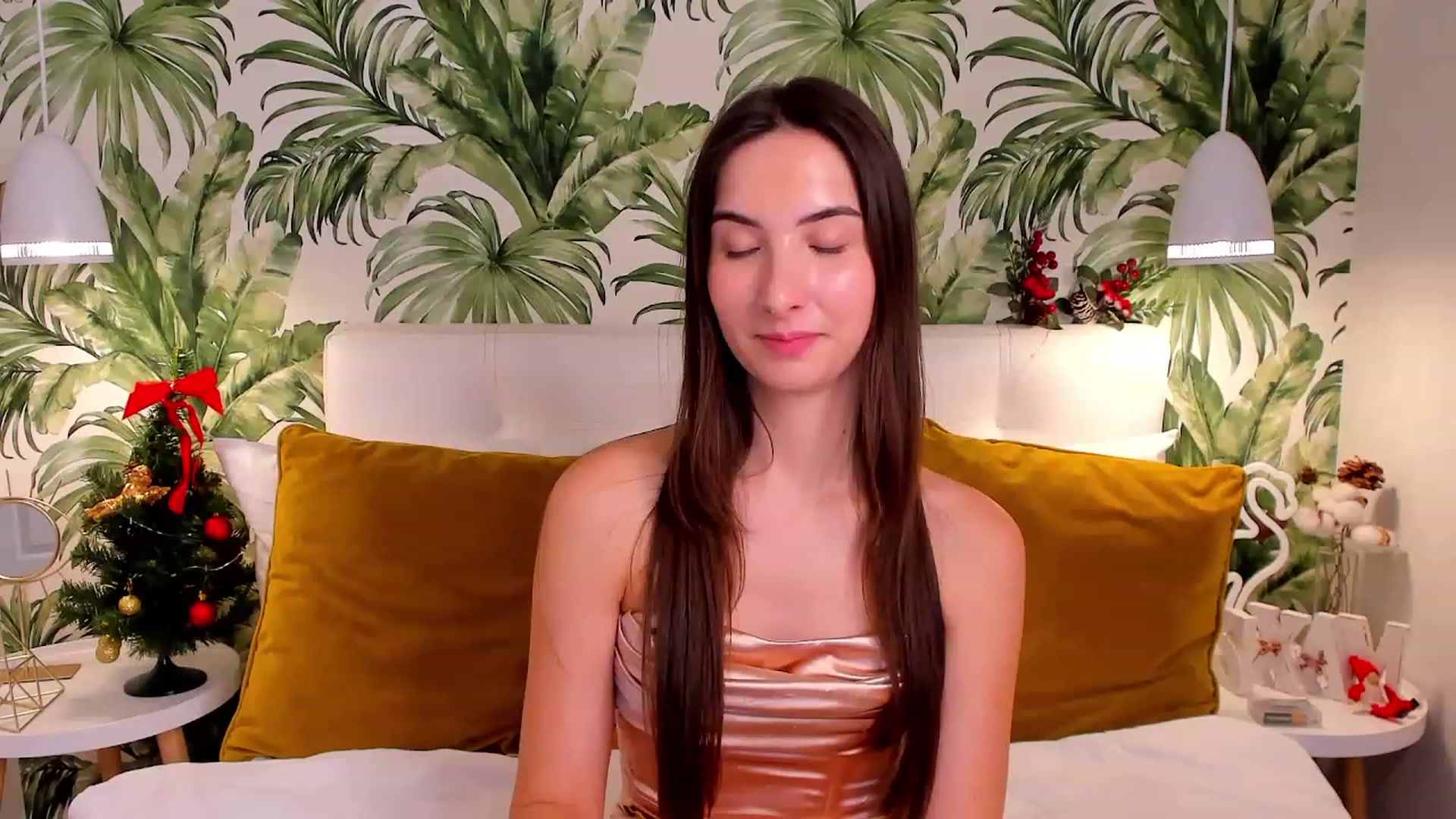 Gallery image thumbnail from KeliRose's myfreecams stream on, 01/07/2024, 10:57 image 12 of 20