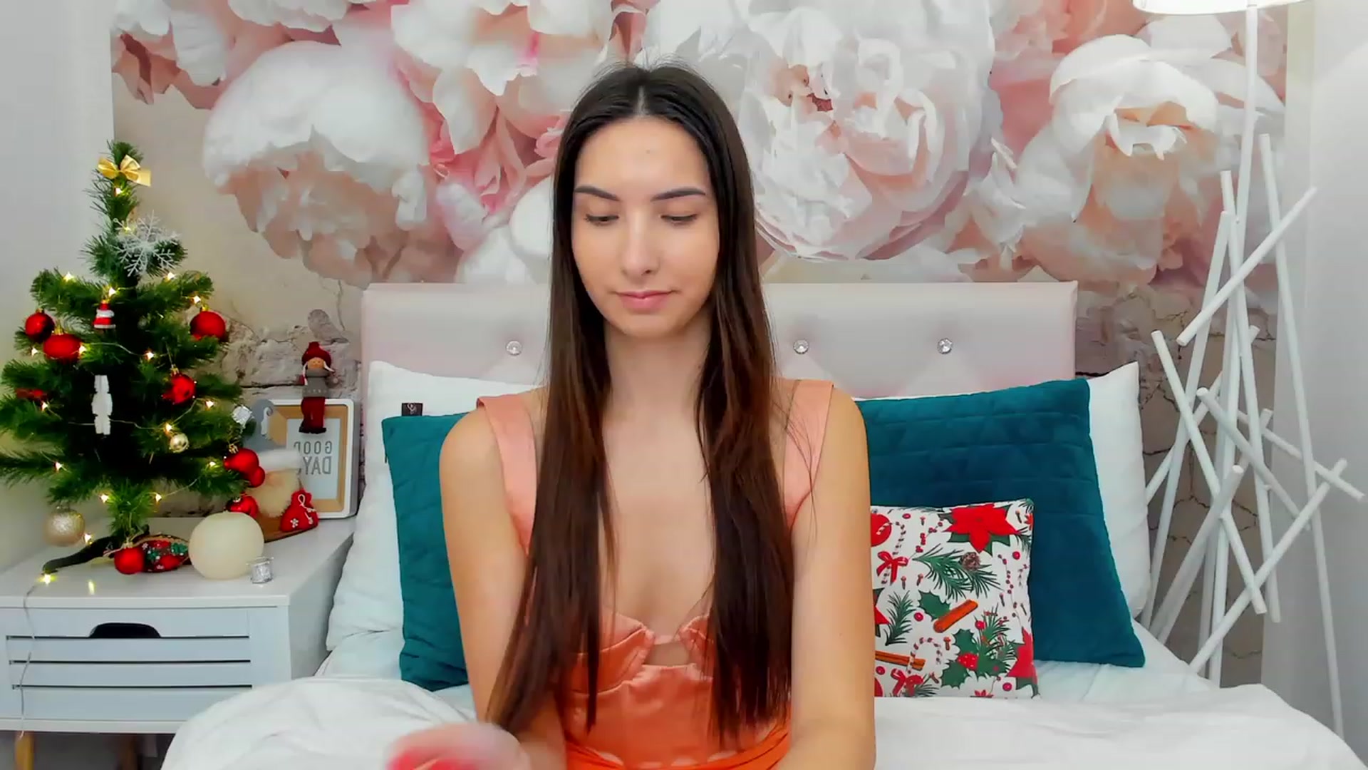 Gallery image thumbnail from KeliRose's myfreecams stream on, 01/10/2024, 09:22 image 1 of 20