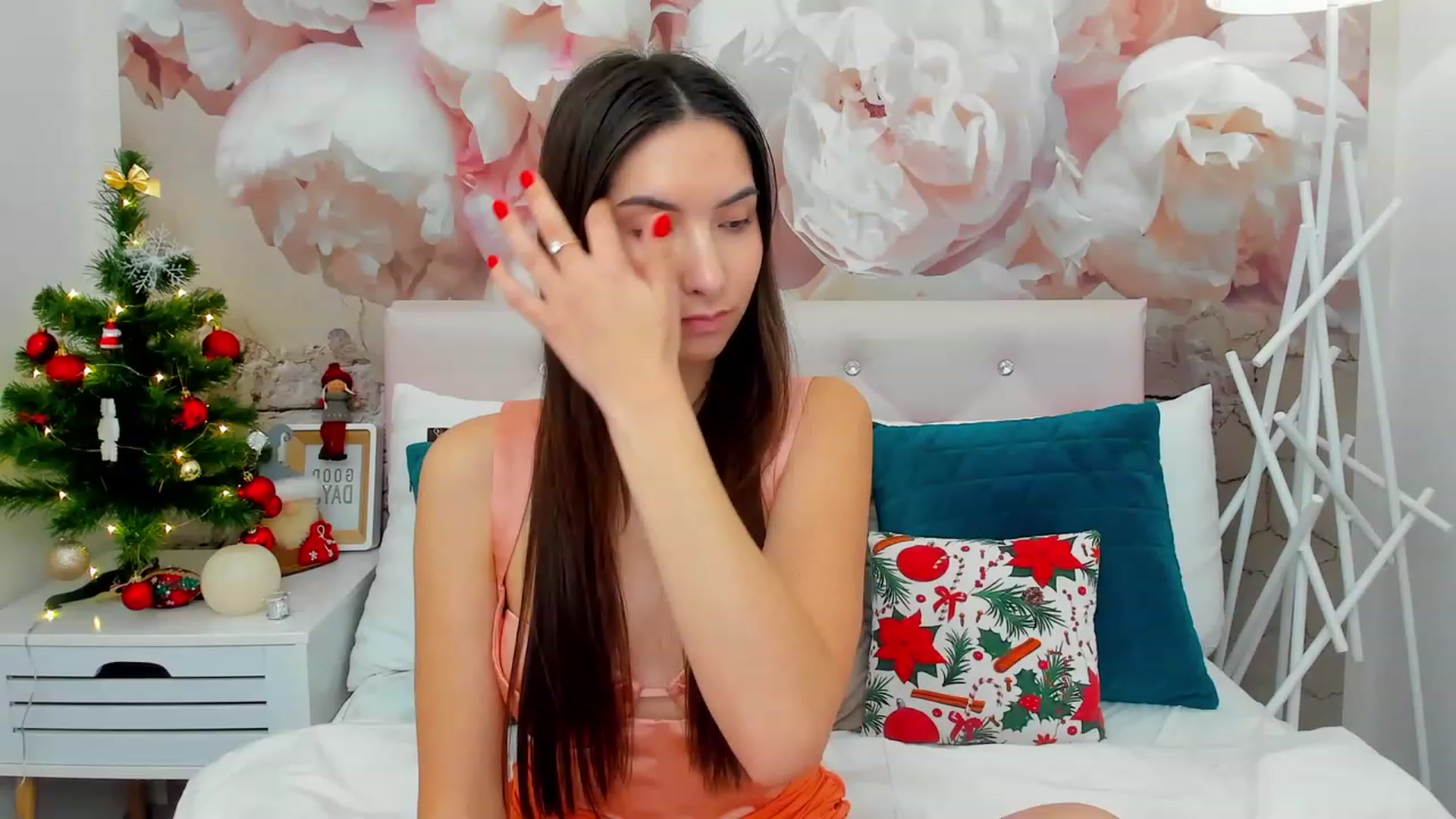 Gallery image thumbnail from KeliRose's myfreecams stream on, 01/10/2024, 09:22 image 18 of 20
