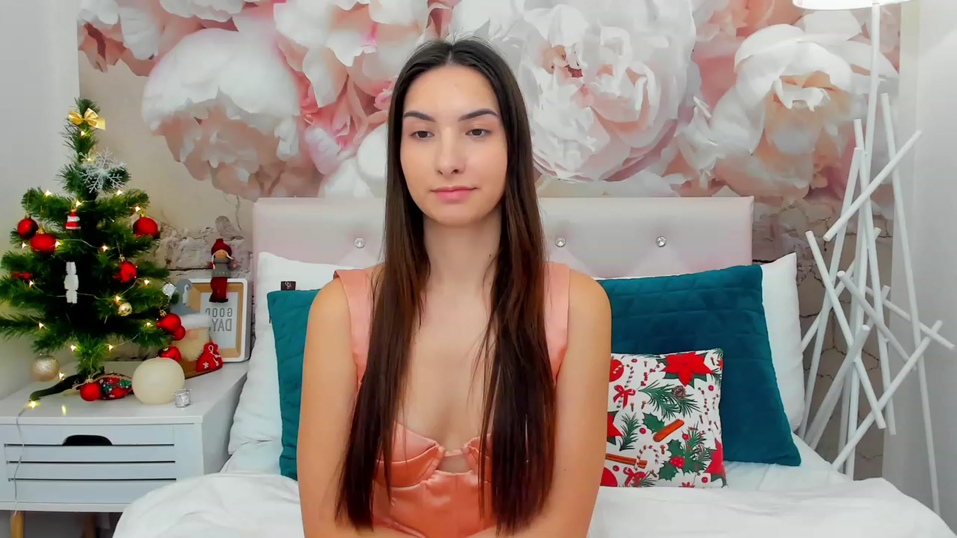 Gallery image thumbnail from KeliRose's myfreecams stream on, 01/10/2024, 09:22 image 12 of 20
