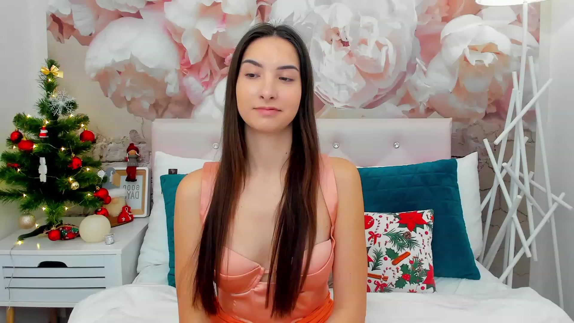 Gallery image thumbnail from KeliRose's myfreecams stream on, 01/10/2024, 09:22 image 9 of 20