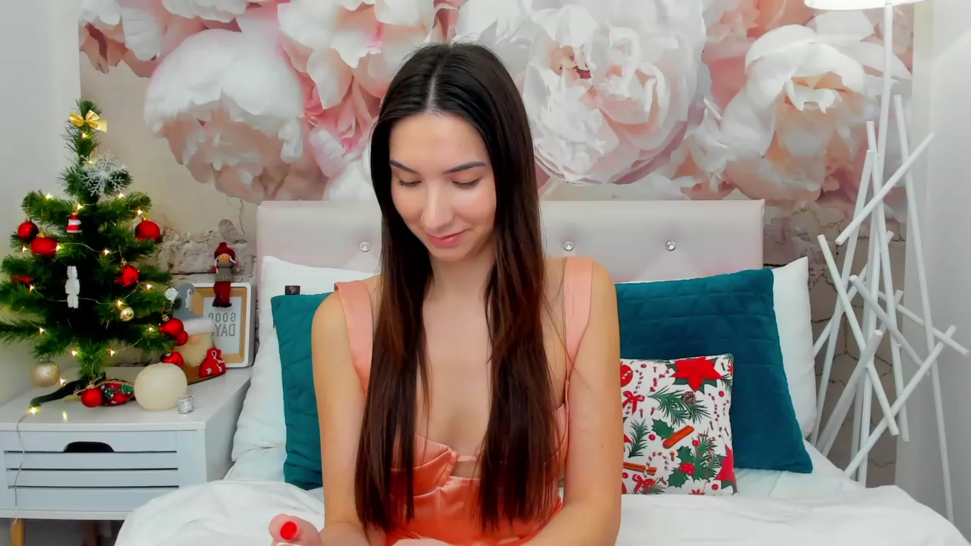 Gallery image thumbnail from KeliRose's myfreecams stream on, 01/10/2024, 09:22 image 2 of 20