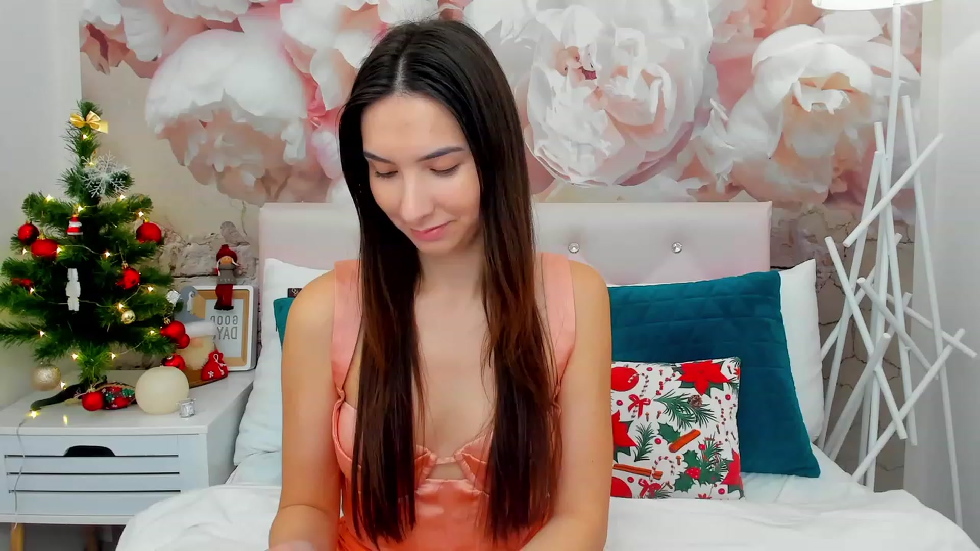 Gallery image thumbnail from KeliRose's myfreecams stream on, 01/10/2024, 09:22 image 3 of 20