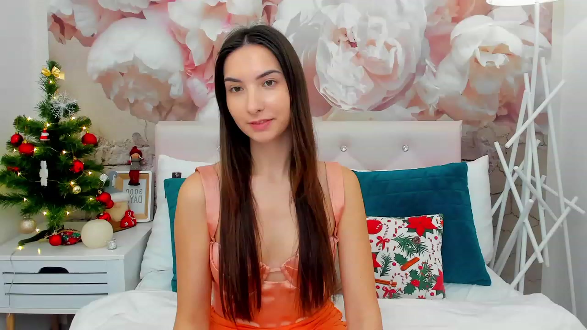 Gallery image thumbnail from KeliRose's myfreecams stream on, 01/10/2024, 09:22 image 4 of 20