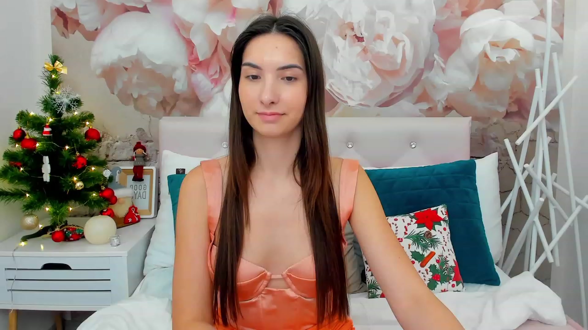 Gallery image thumbnail from KeliRose's myfreecams stream on, 01/10/2024, 13:02 image 20 of 20