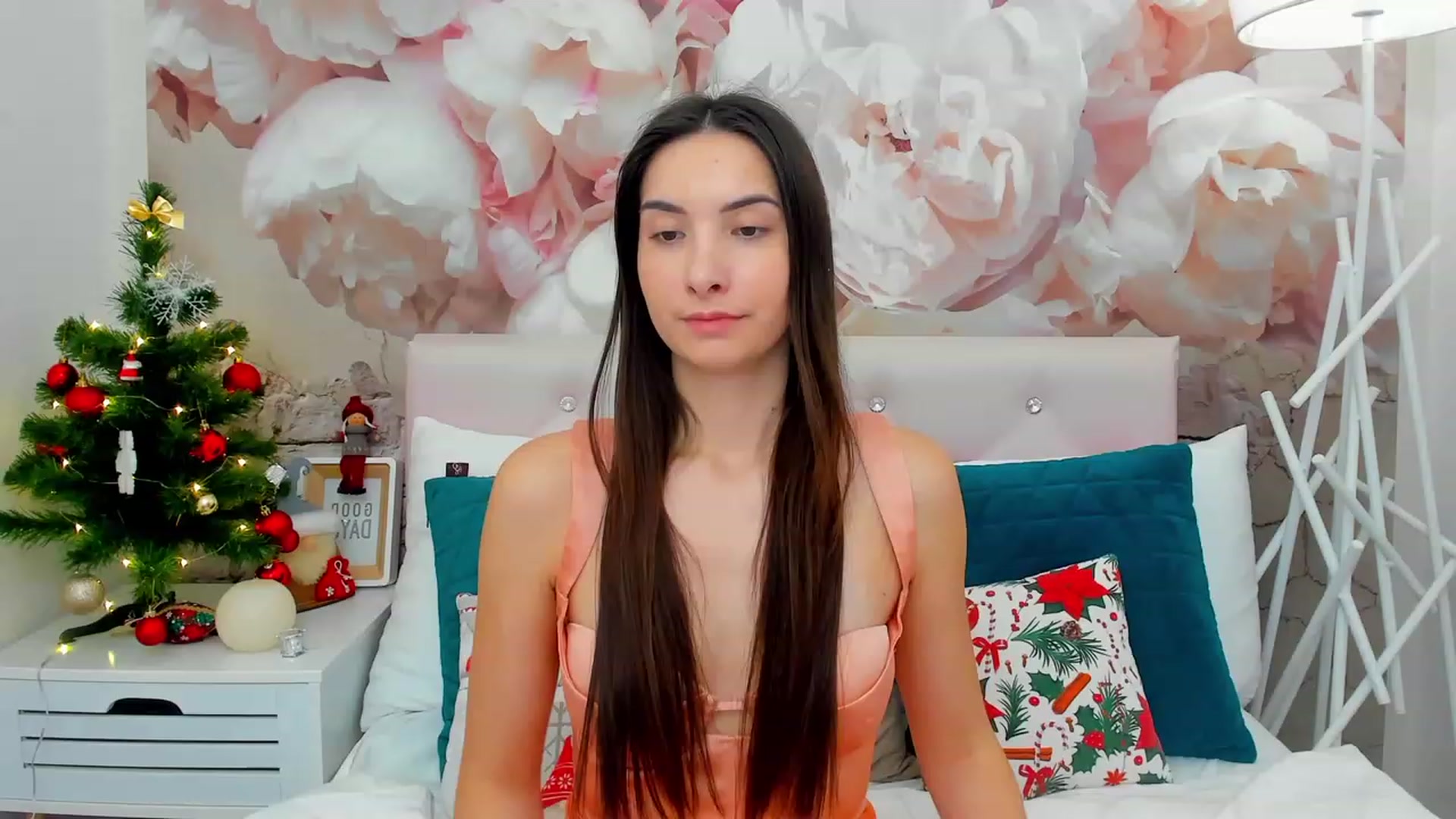 Gallery image thumbnail from KeliRose's myfreecams stream on, 01/10/2024, 13:02 image 2 of 20