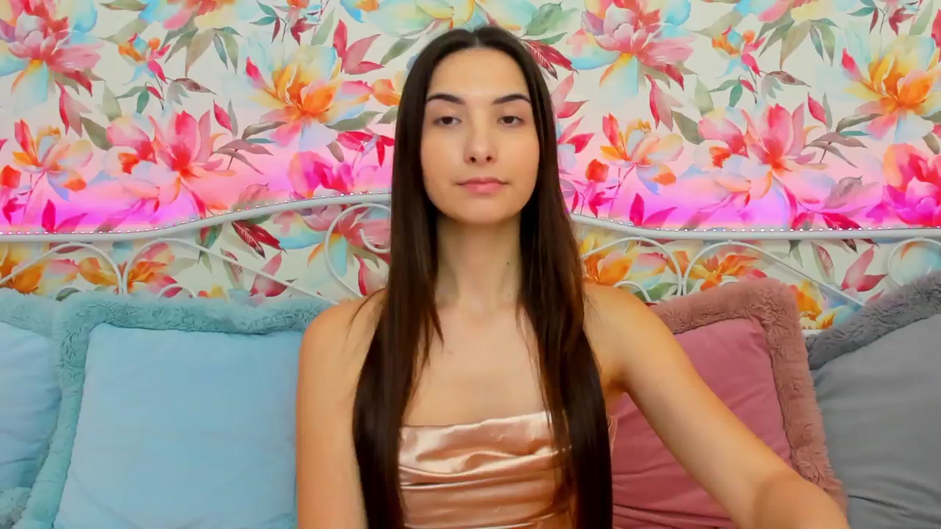 Gallery image thumbnail from KeliRose's myfreecams stream on, 01/20/2024, 12:37 image 6 of 20