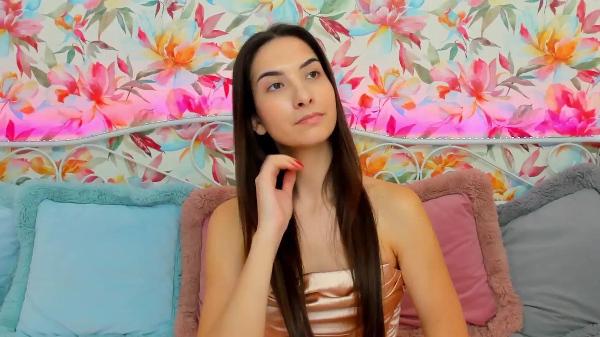 Gallery image thumbnail from KeliRose's myfreecams stream on, 01/20/2024, 12:57 image 10 of 20