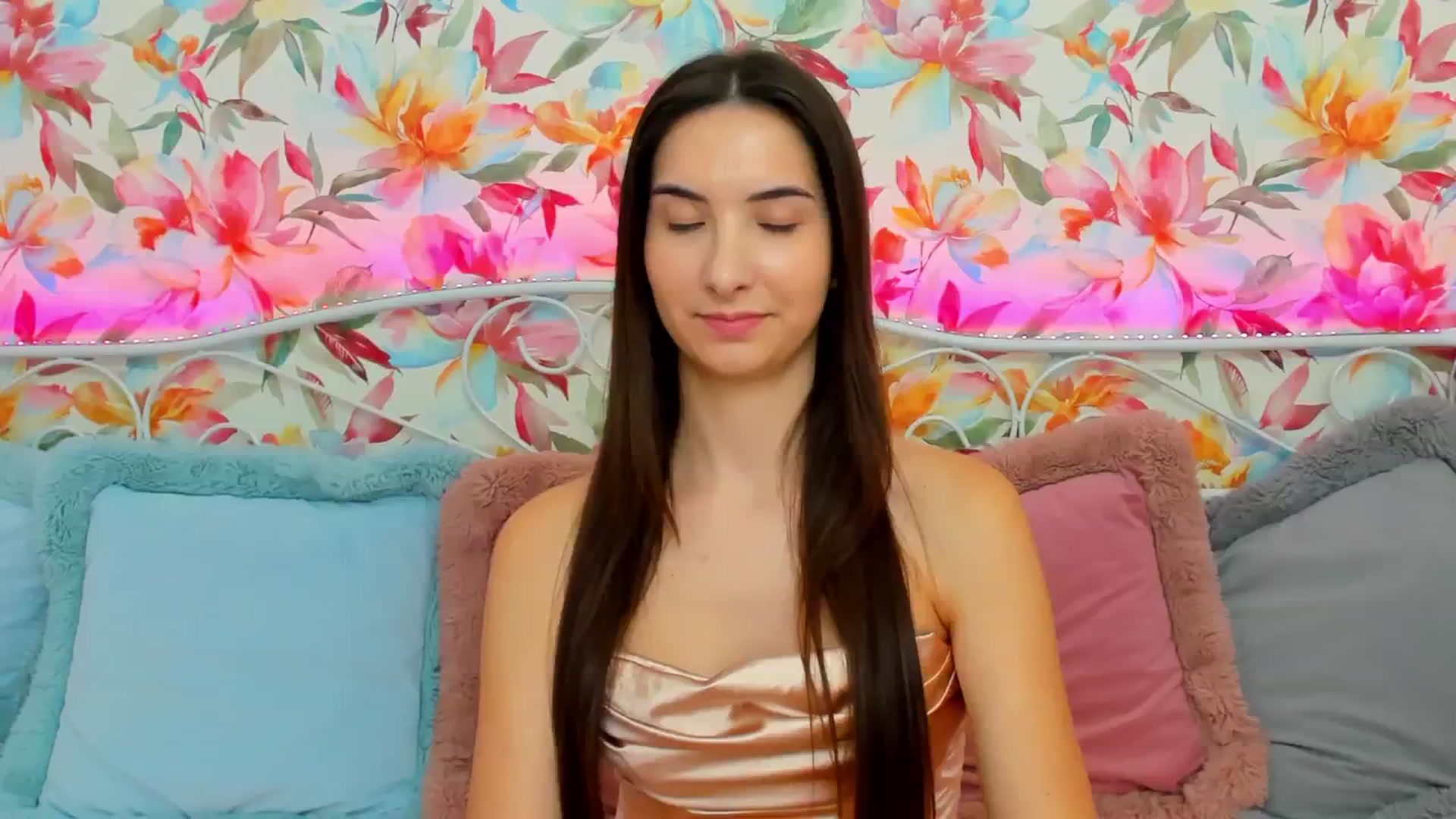 Gallery image thumbnail from KeliRose's myfreecams stream on, 01/20/2024, 12:57 image 8 of 20