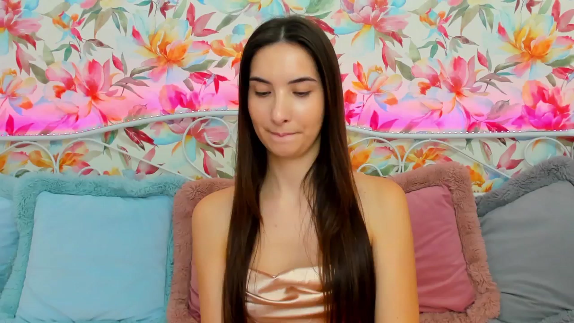 Gallery image thumbnail from KeliRose's myfreecams stream on, 01/20/2024, 12:57 image 13 of 20