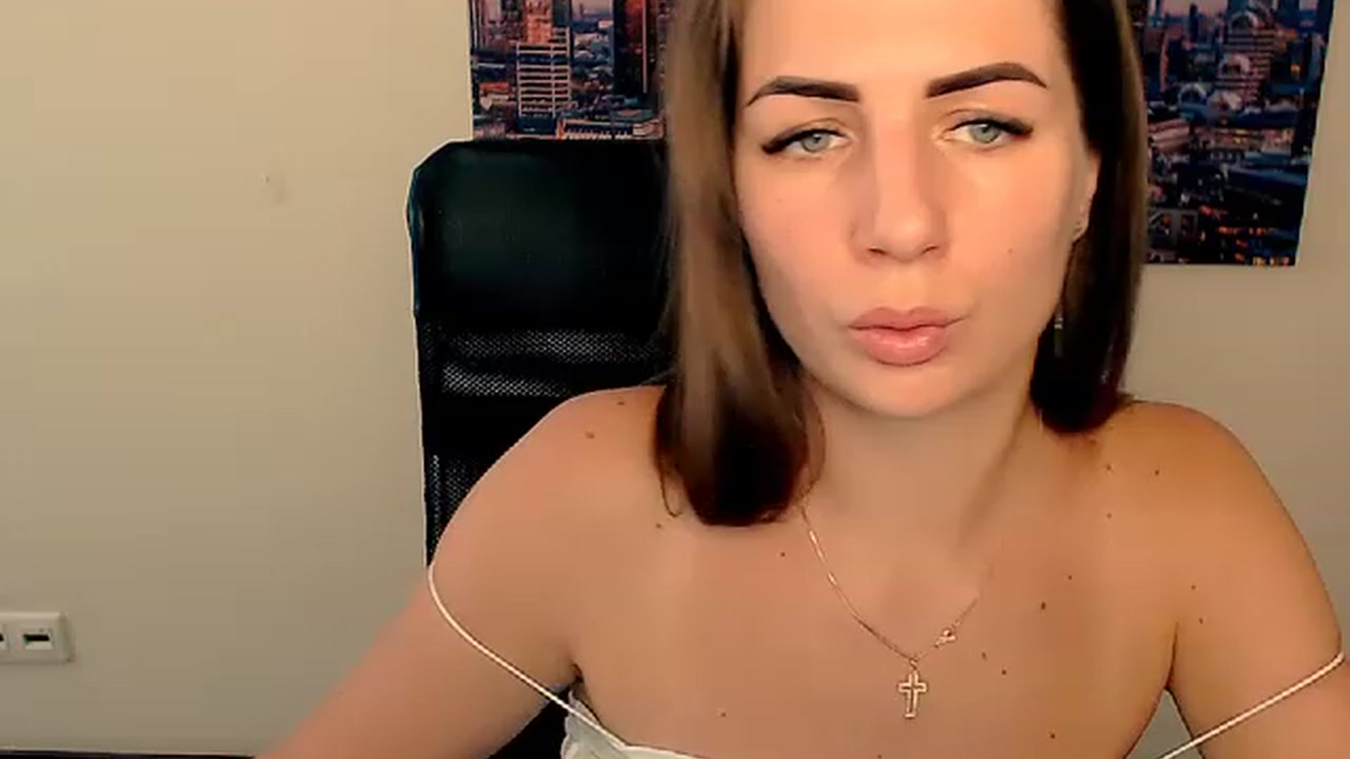 Gallery image thumbnail from KelliKo's myfreecams stream on, 07/10/2023, 13:18 image 10 of 20