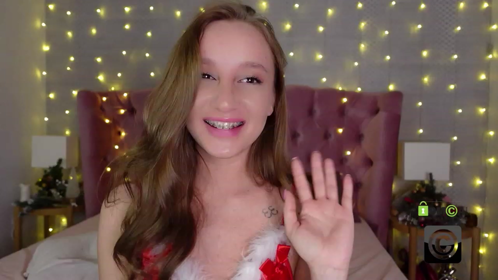 Gallery image thumbnail from KellieOverbey's myfreecams stream on, 12/31/2023, 22:59 image 19 of 20