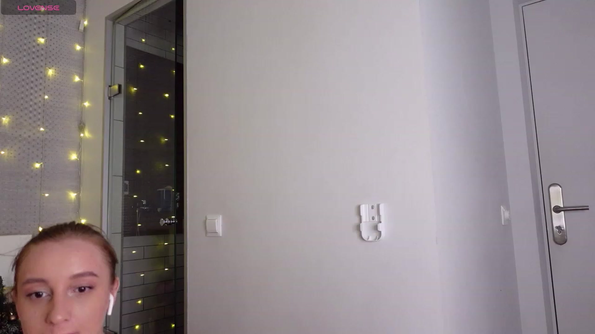Gallery image thumbnail from KellieOverbey's myfreecams stream on, 01/08/2024, 10:30 image 2 of 20