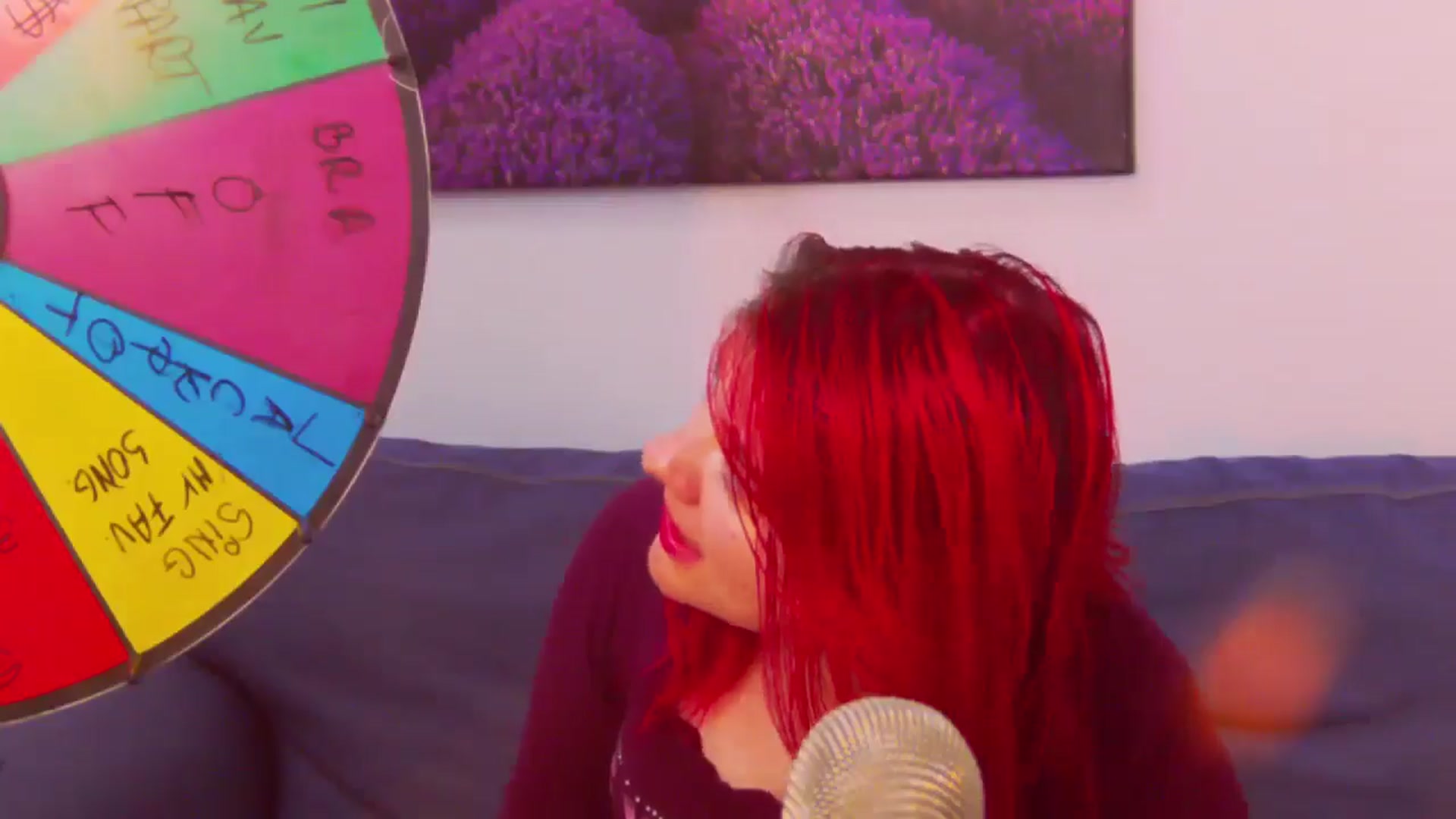 Gallery image thumbnail from Kellsie's myfreecams stream on, 05/03/2024, 07:10 image 12 of 20