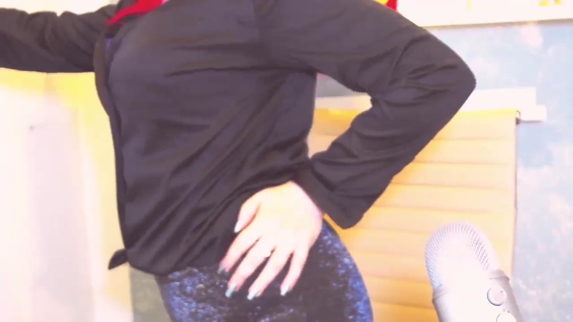 Gallery image thumbnail from Kellsie's myfreecams stream on, 05/04/2024, 09:40 image 10 of 20